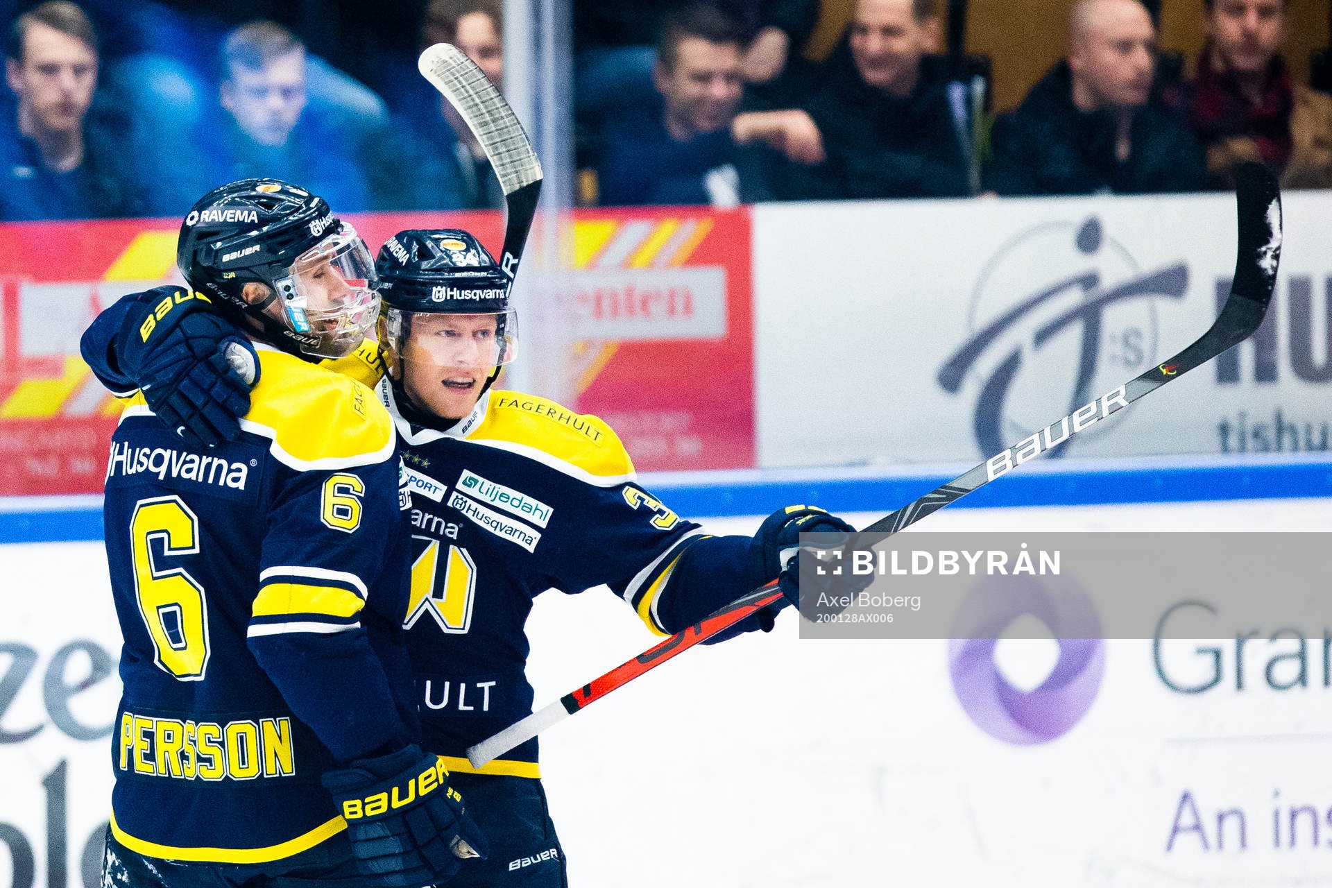 s Jesper Williamsson och Christoffer Persson  jublar