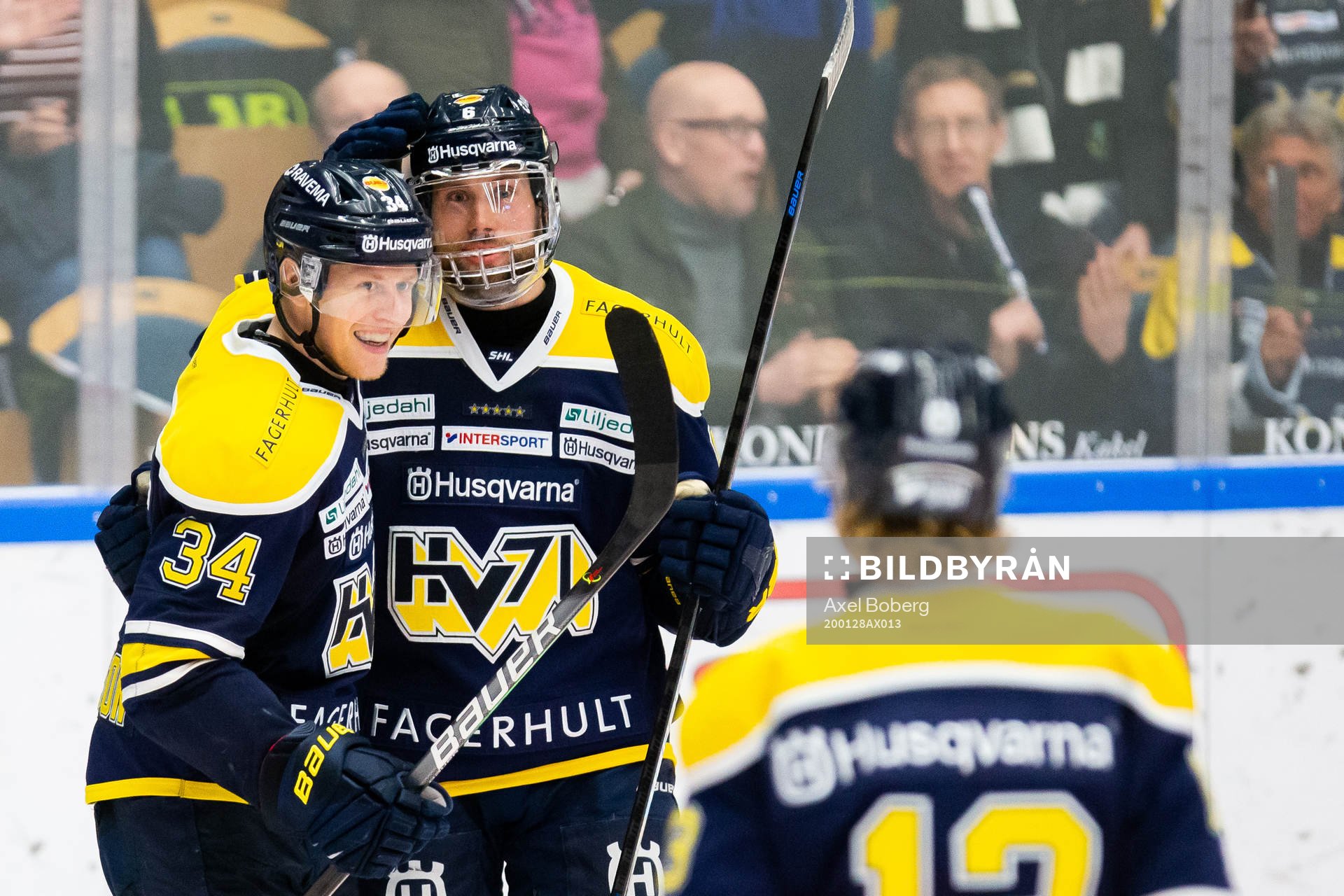 s Jesper Williamsson och Christoffer Persson jublar