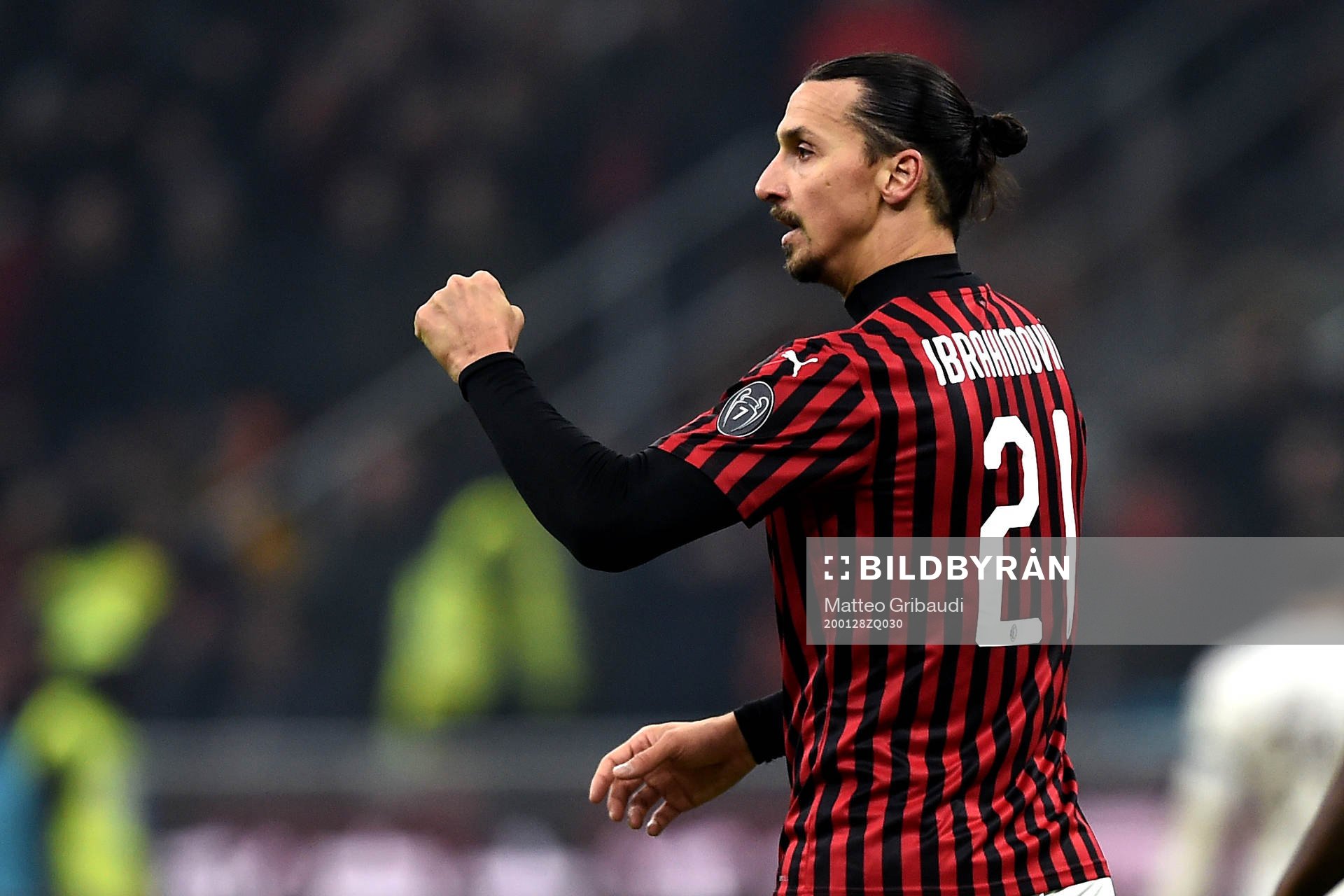 Zlatan Ibrahimovic of Milan celebrates