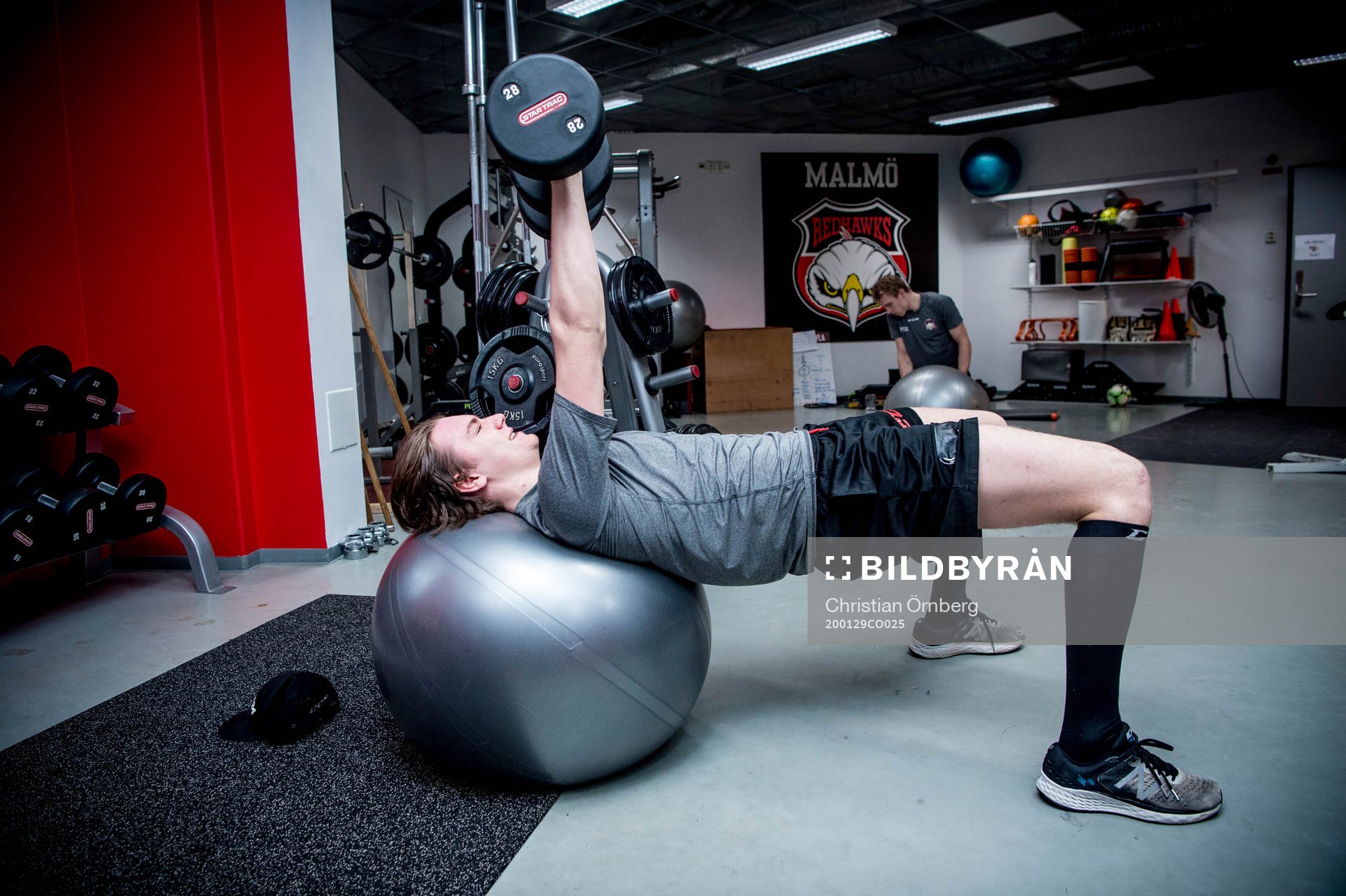 Ishockeyspelaren Helge Grans i gymmet