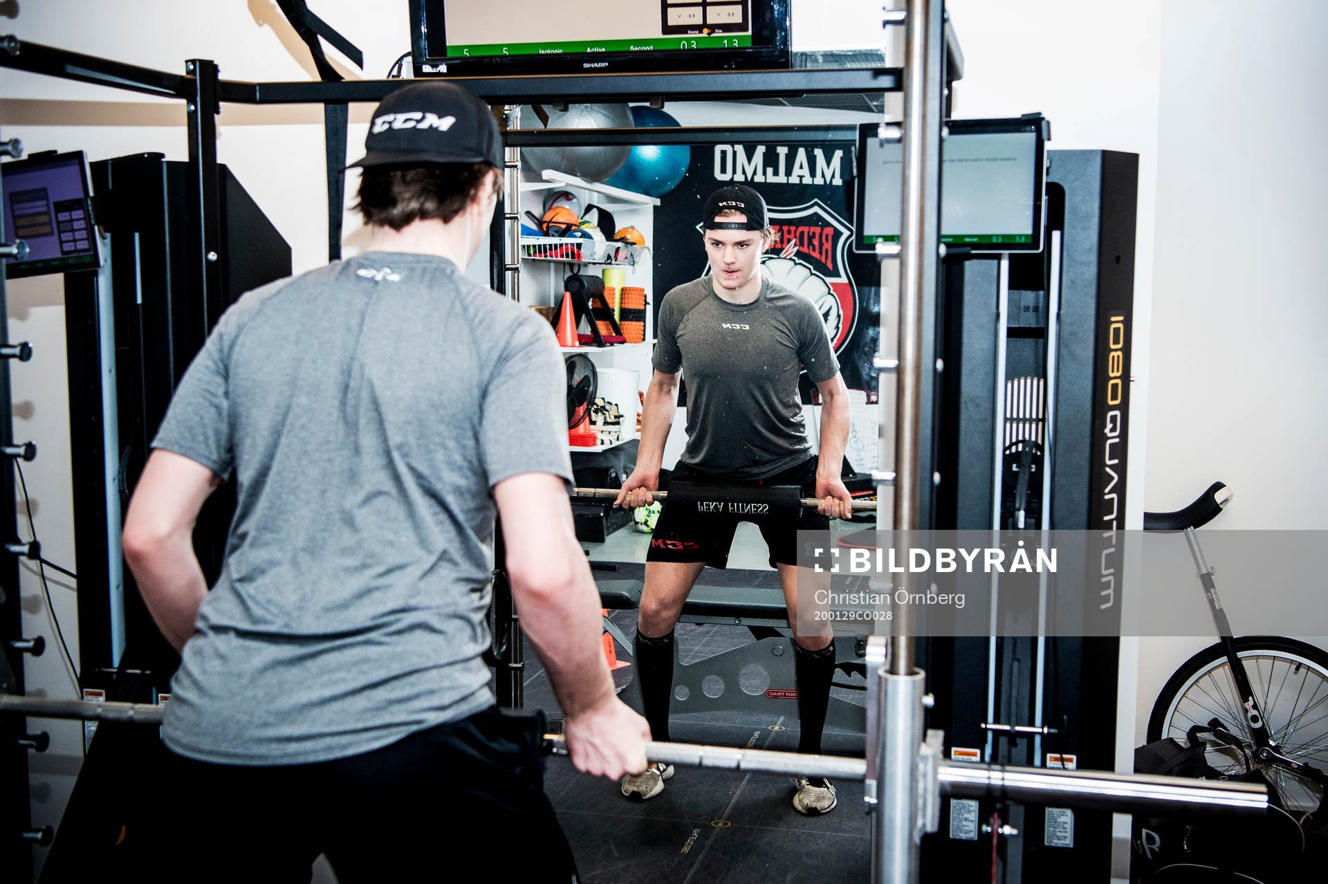 Ishockeyspelaren Helge Grans i gymmet