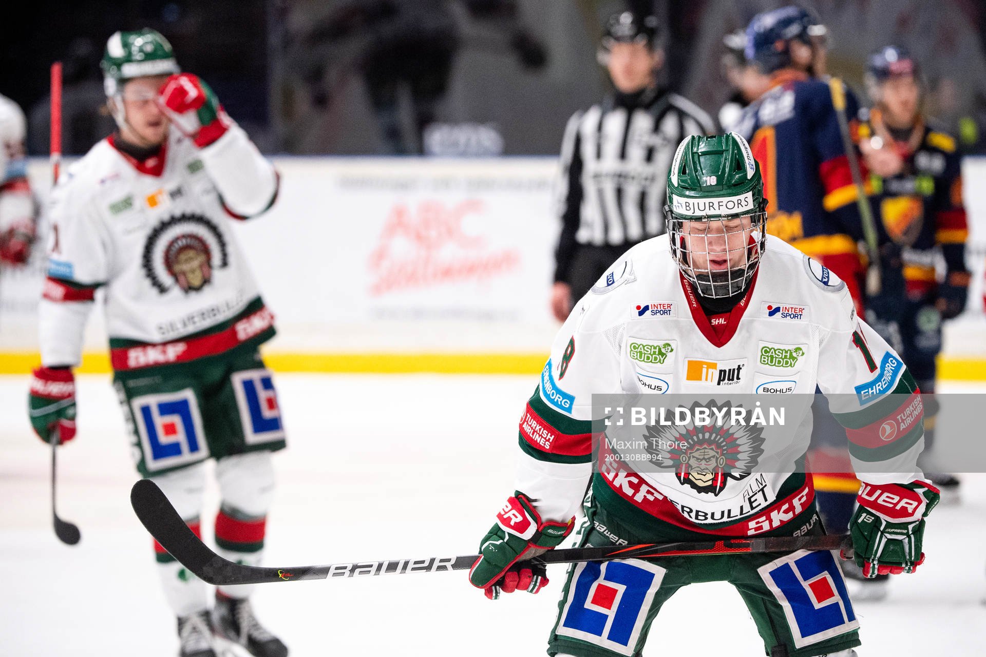 Frölundas Samuel Fagemo och Lucas Raymond deppar