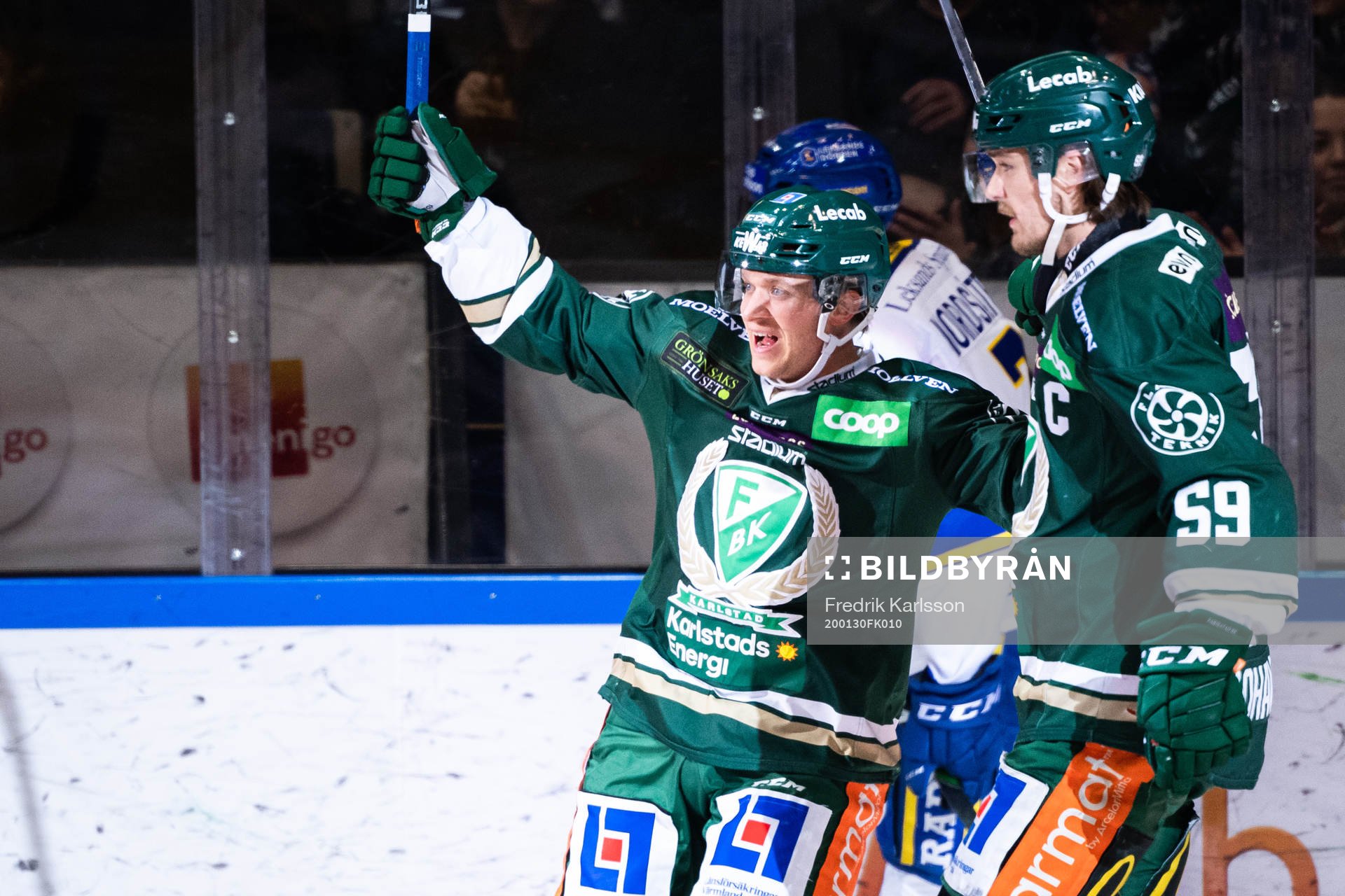Färjestads Marcus Nilsson och Linus Johansson jublar