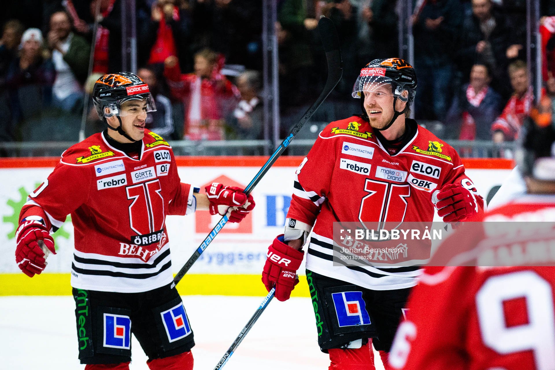 Örebros Ryan Stoa och Shane Harper jublar