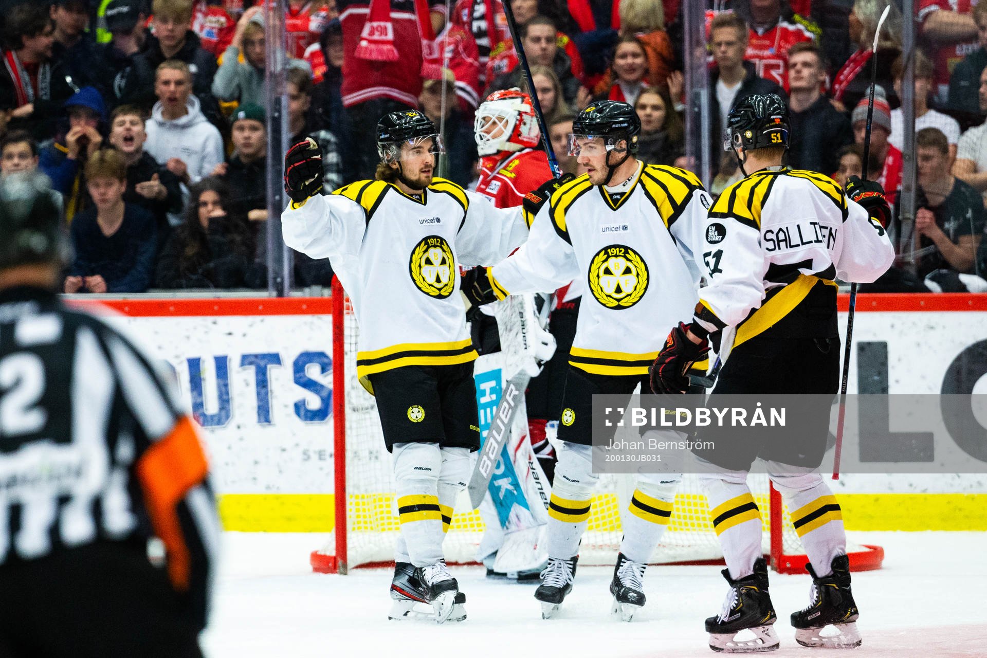 Brynäs Adam Brodecki och John Persson jublar