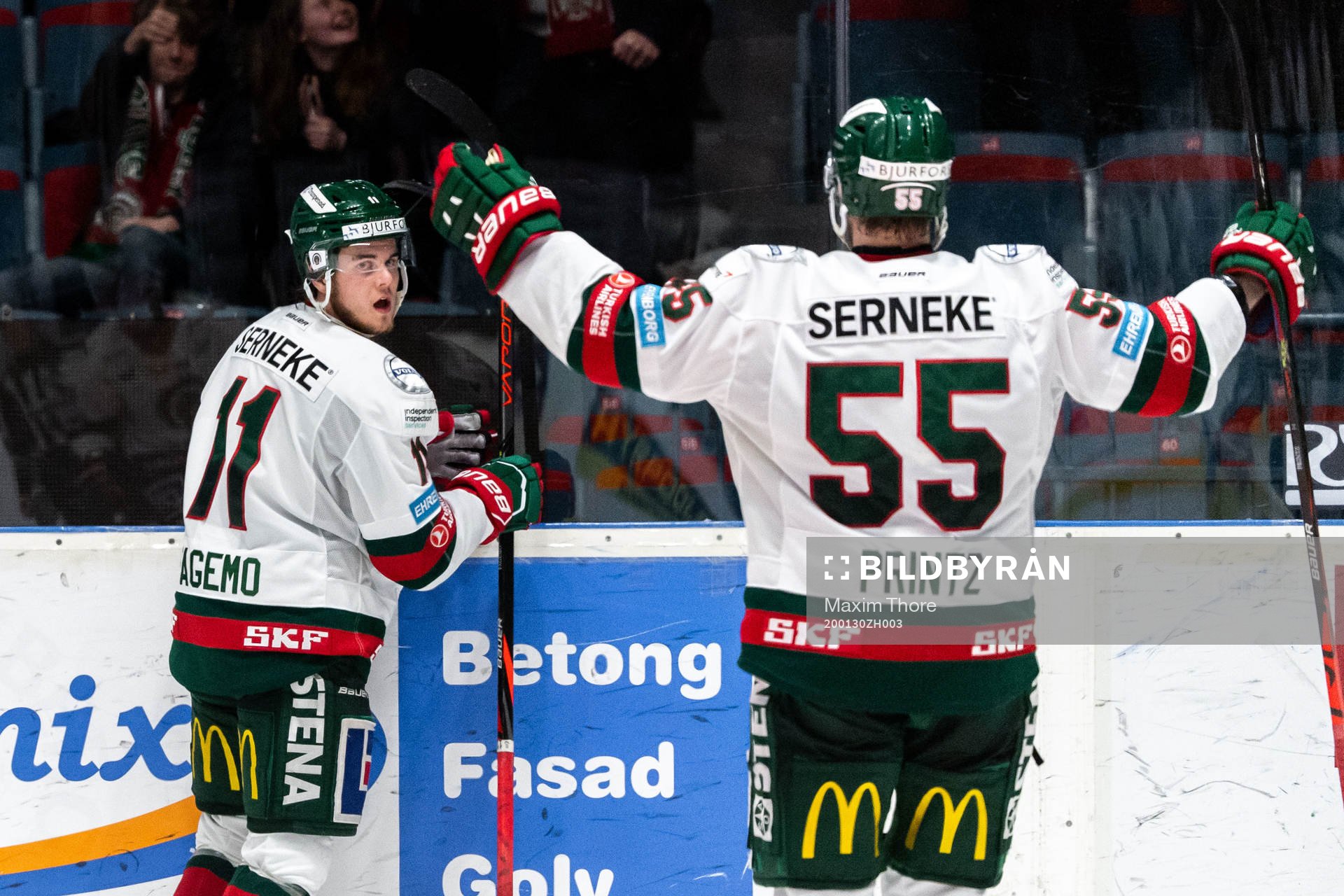 Frölundas Samuel Fagemo jublar med David Printz