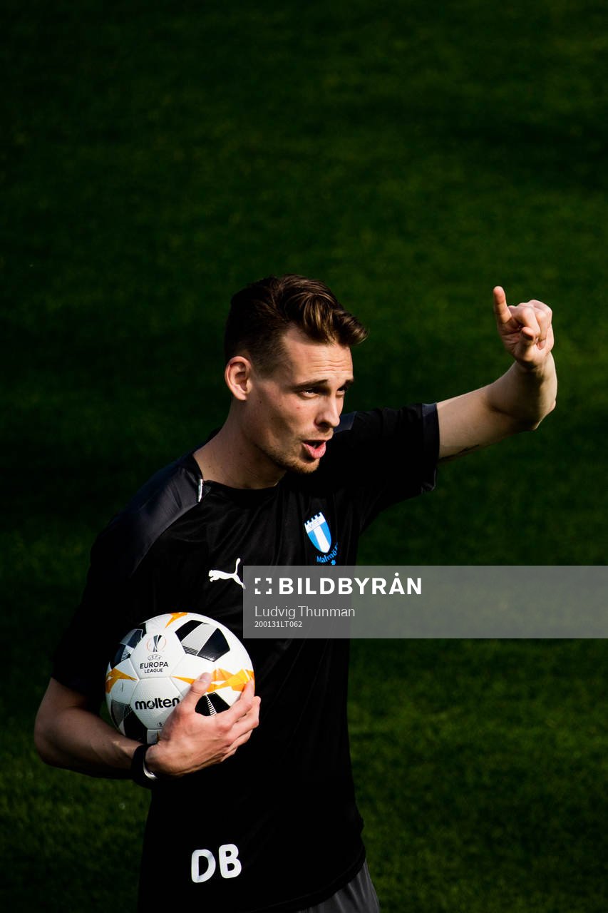 Assisterande tränare Daniel Bäckström under en träning under ett träningsläger med Malmö FF den 31 januari 2020 i Marbella.
