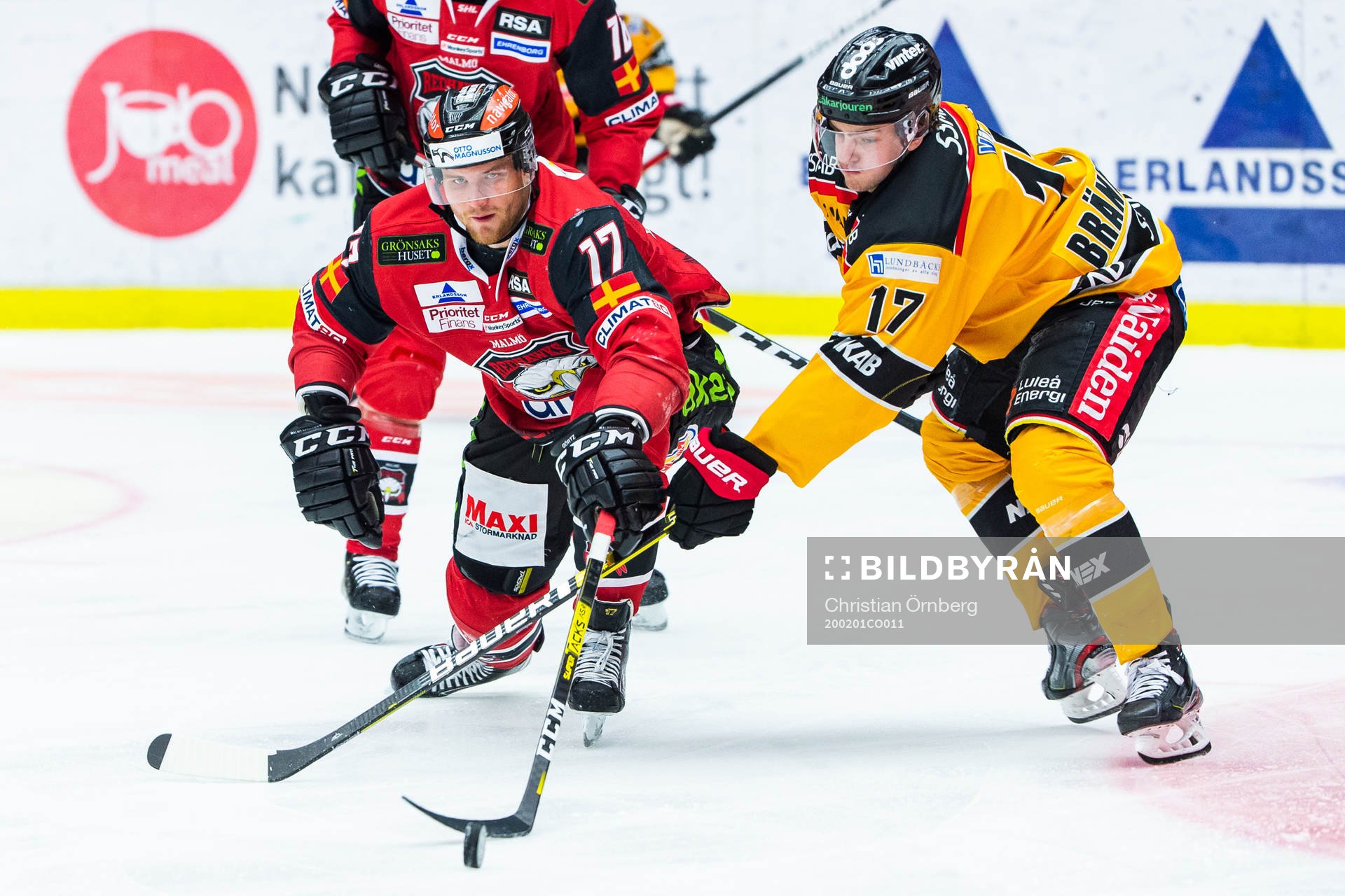 Malmö Redhawks Max Görtz och Luleås Isac Brännström i