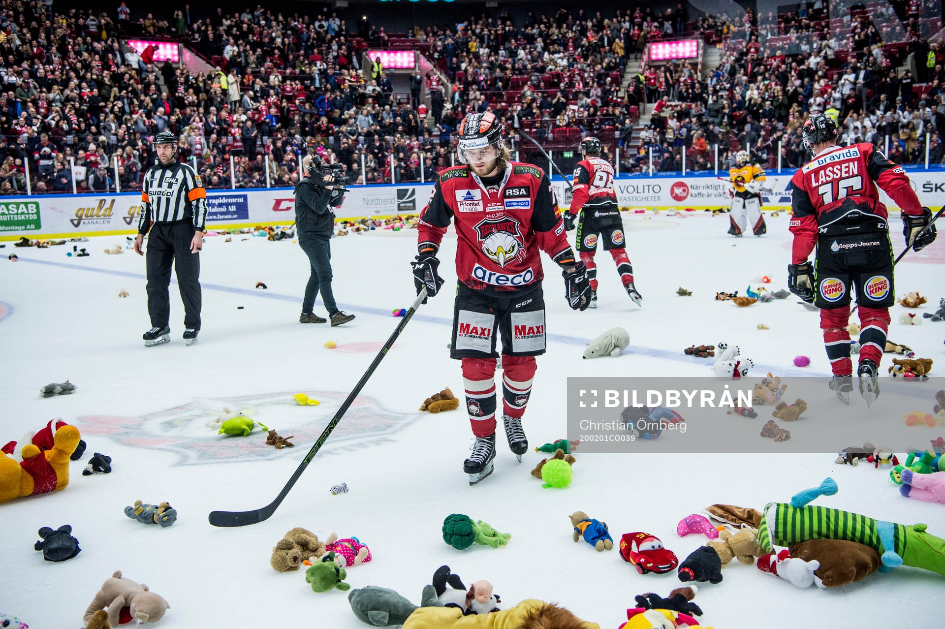 Teddy bear toss