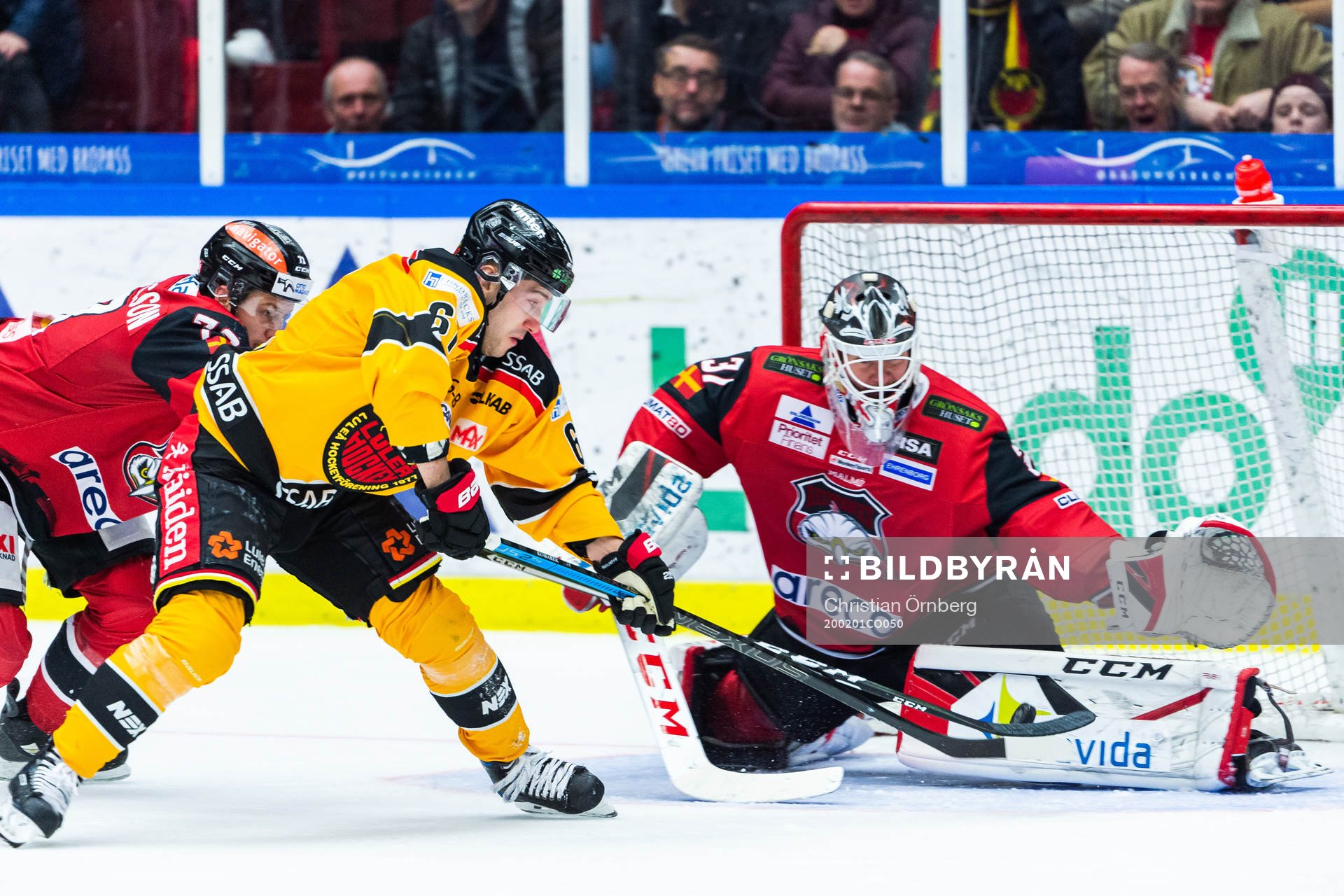 Luleås Konstantin Komarek utmananr Malmö Redhawks Adam