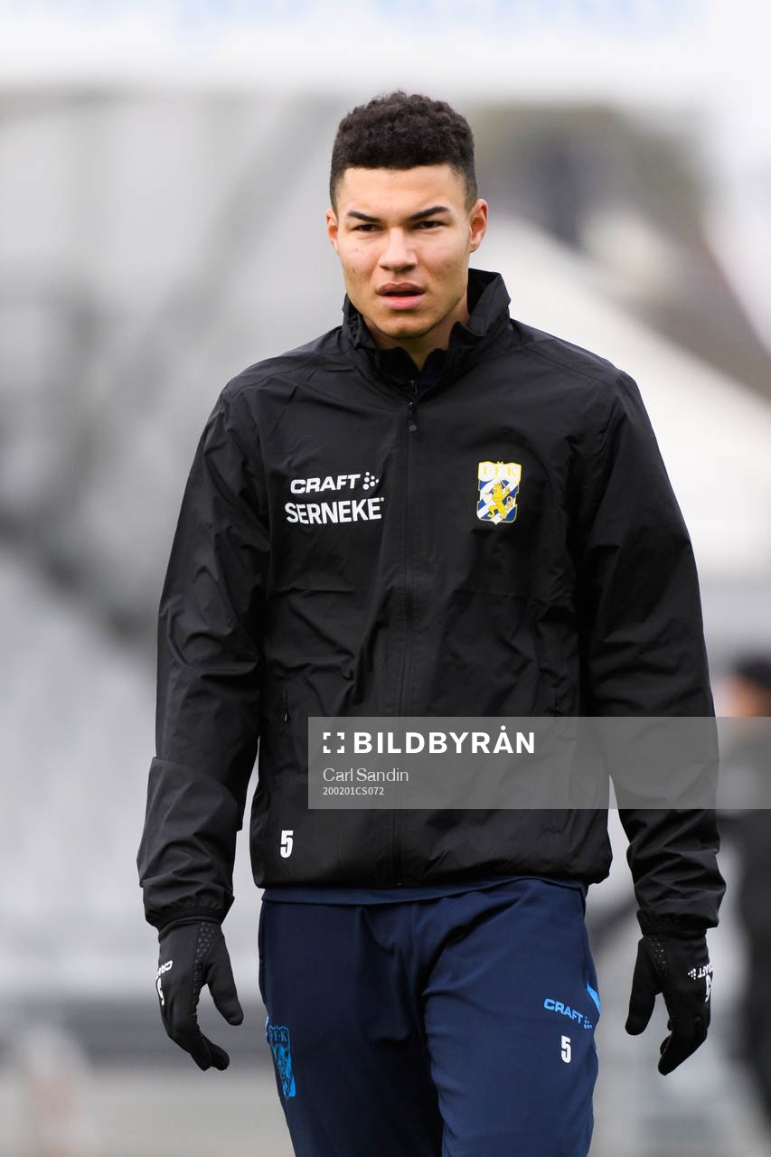 IFK Göteborgs Alexander Jallow innan träningsmatchen i