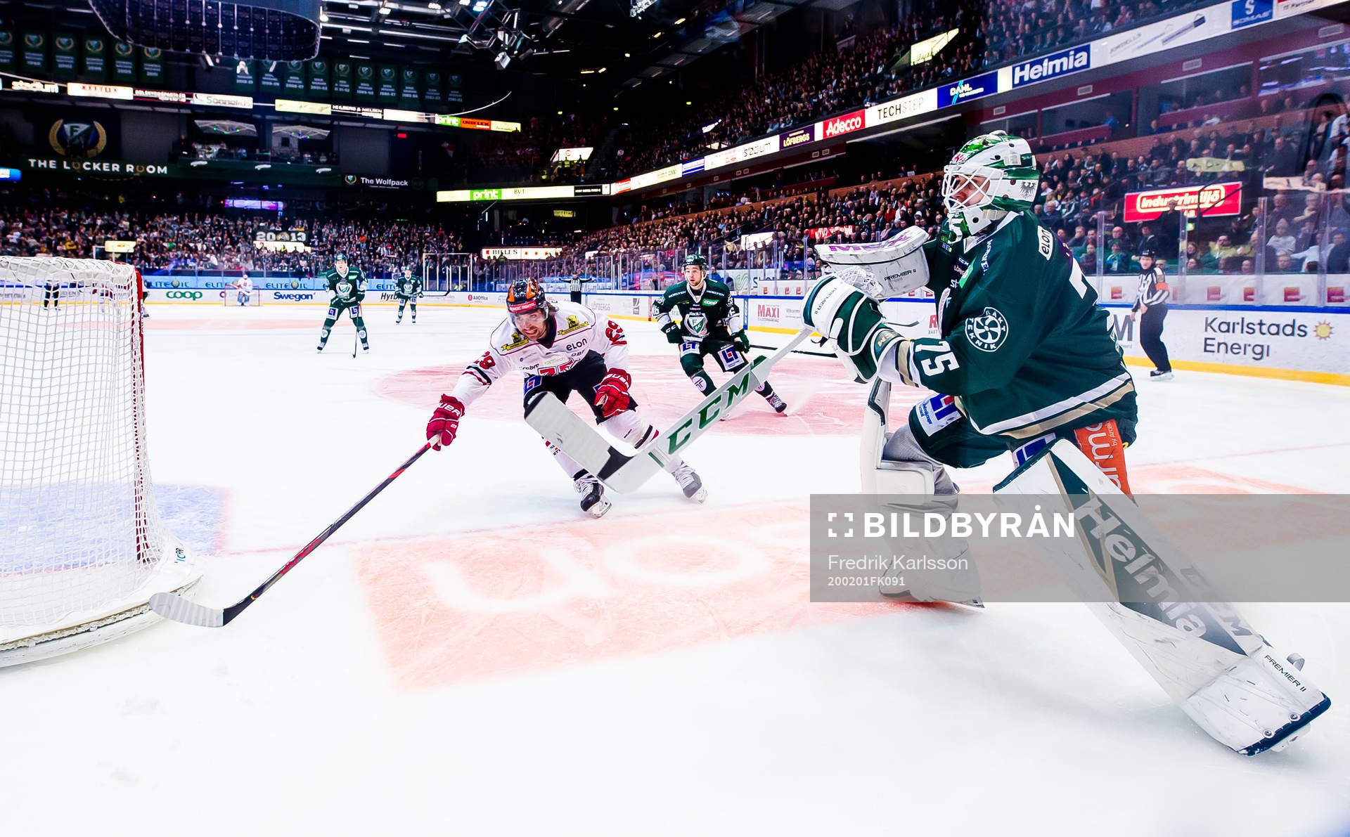 Örebros Ludvig Rensfeldt och Färjestads målvakt Arvid