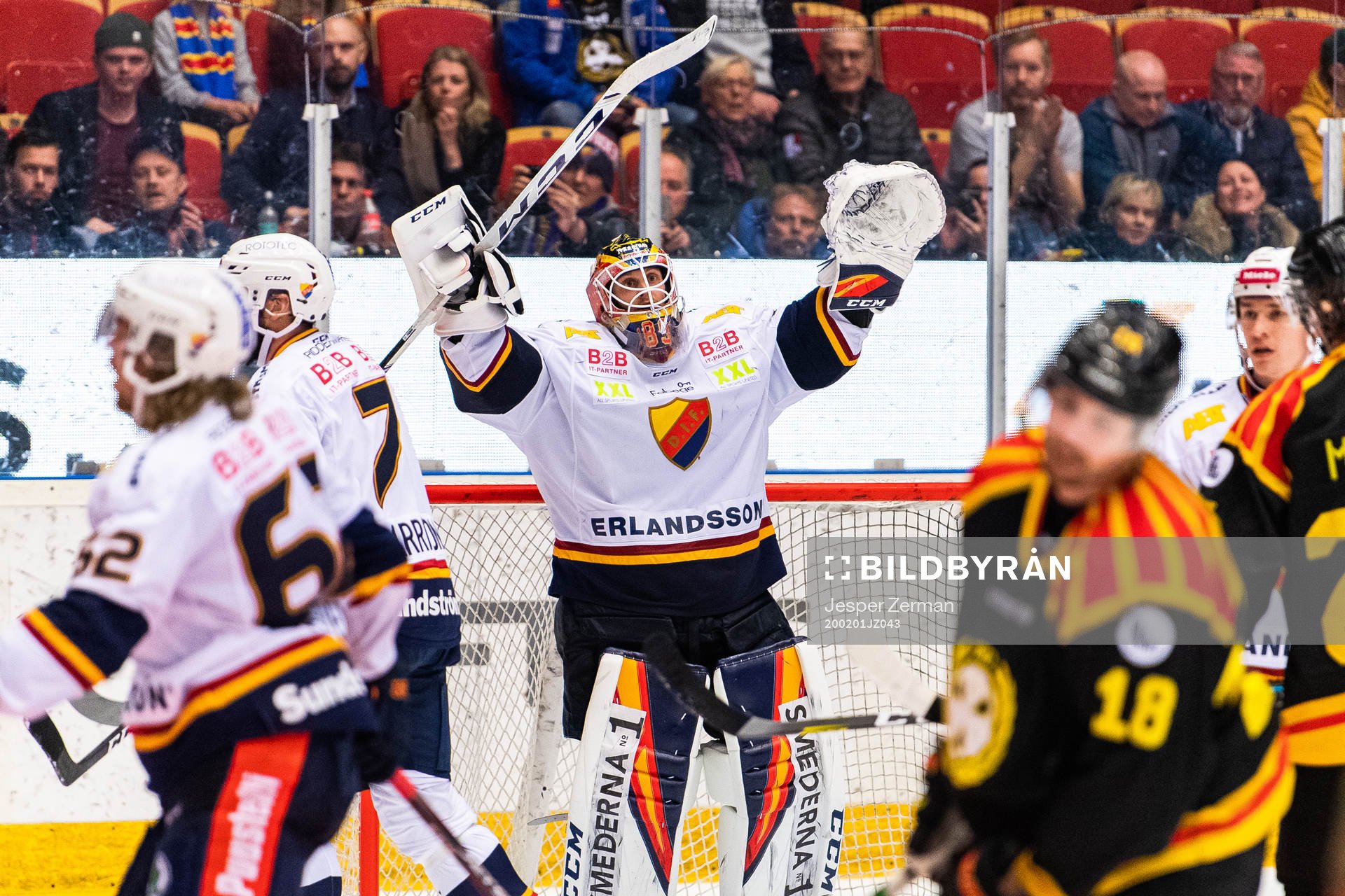 Djurgårdens målvakt Niklas Svedberg jublar