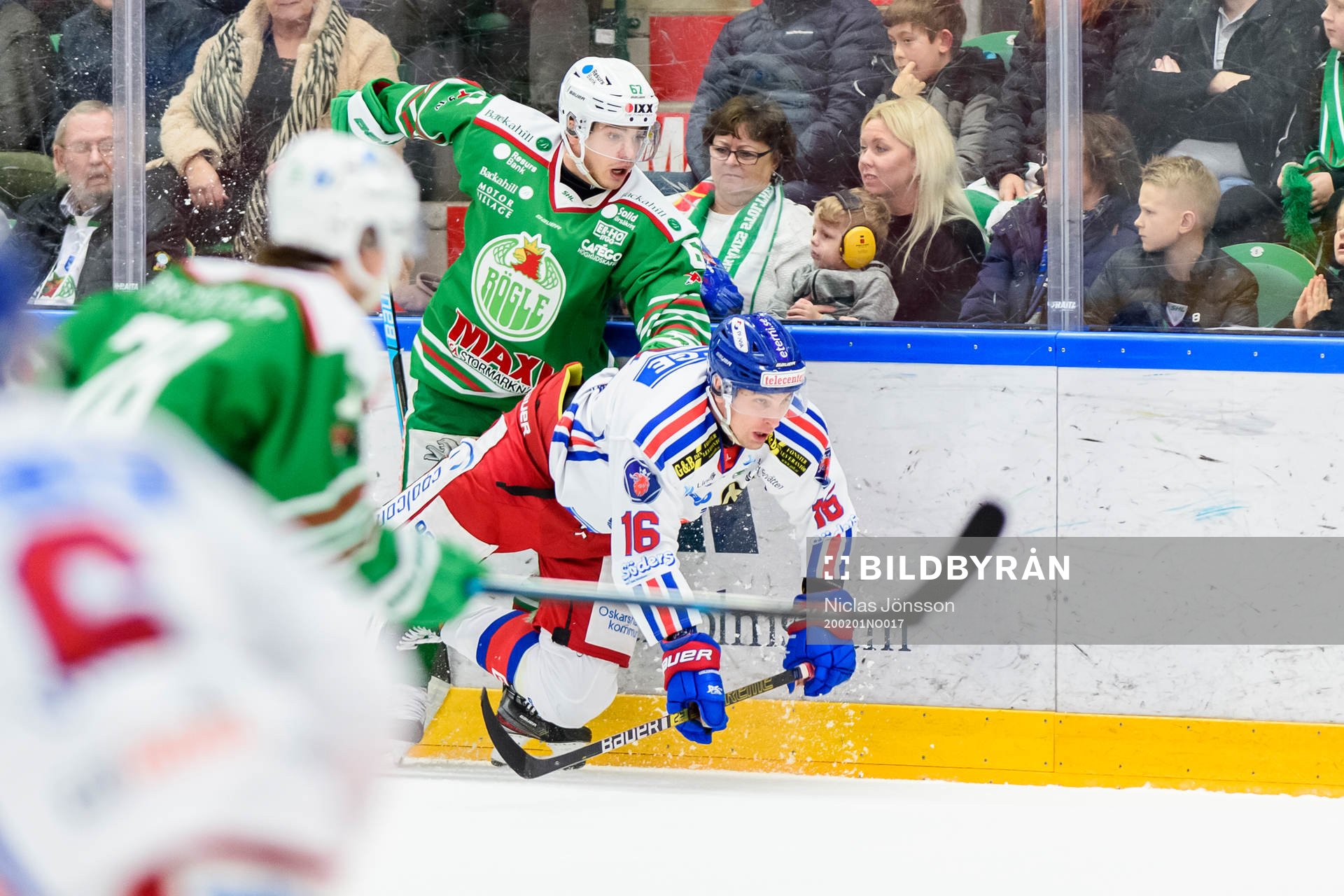 Rögles Leon Bristedt och Oskarshamns Arsi Piispanen