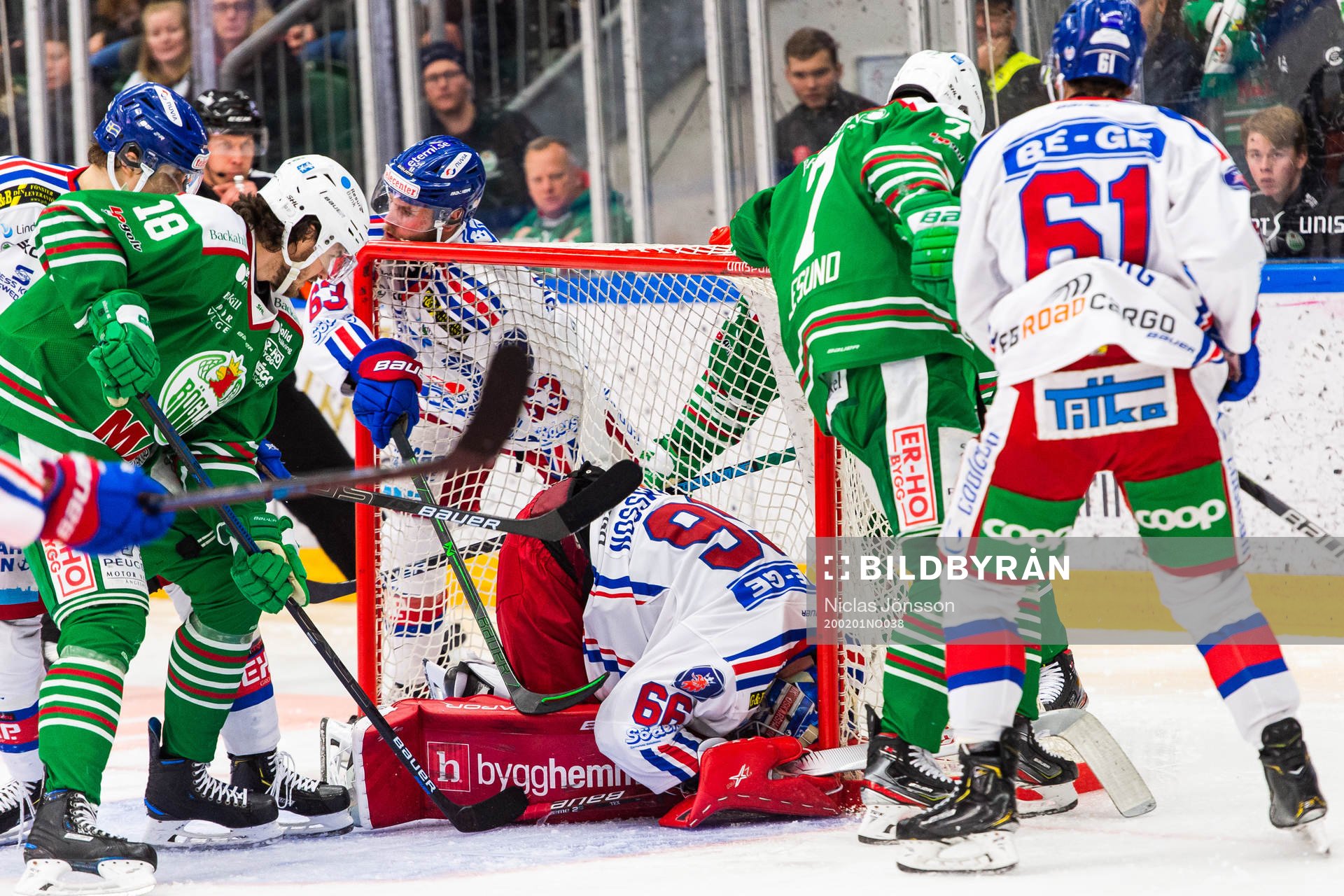 Oskarshamns målvakt Tex Williamsson har ont