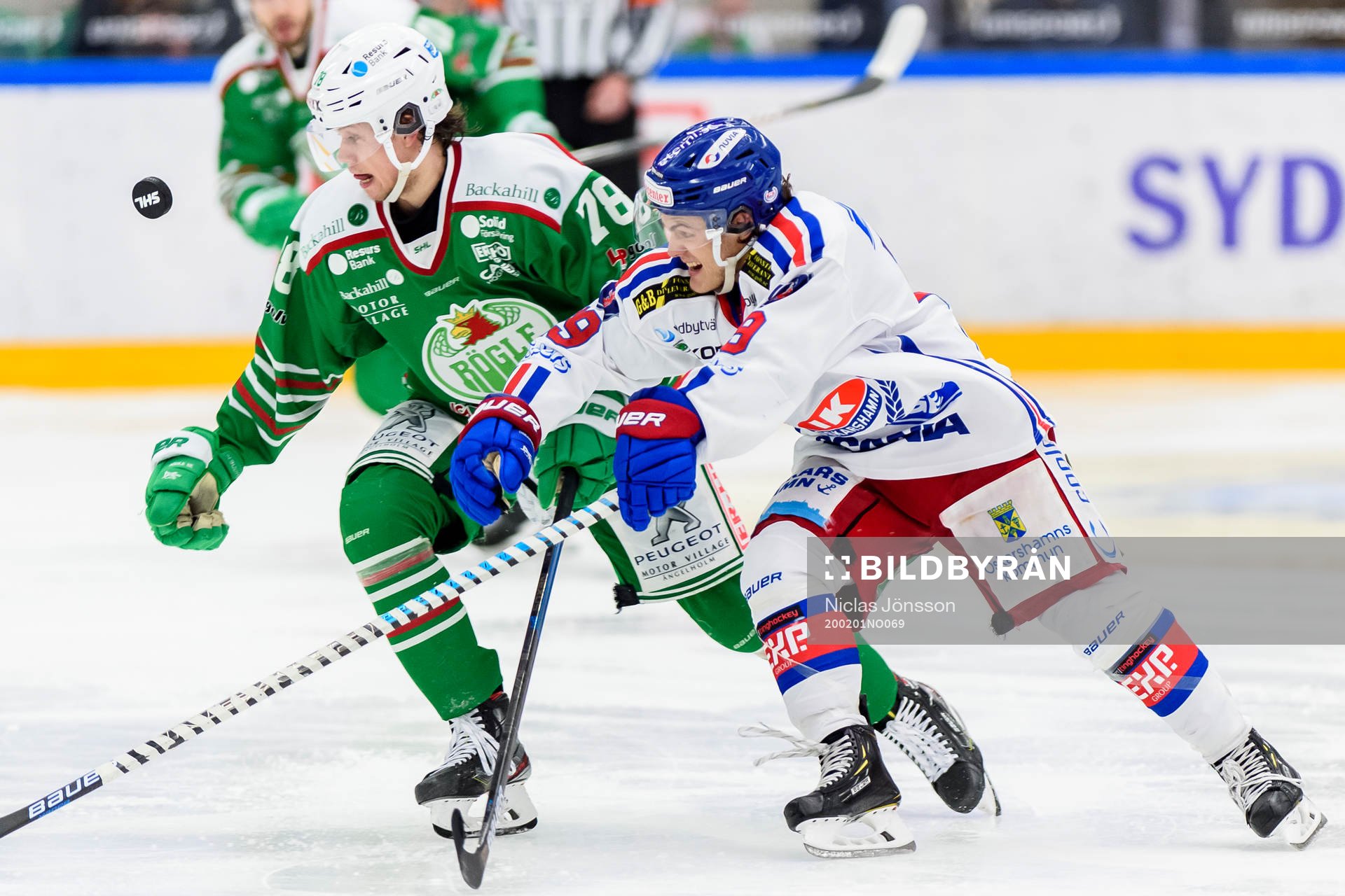 Rögles Dominik Bokk och Oskarshamns Tyler Kelleher