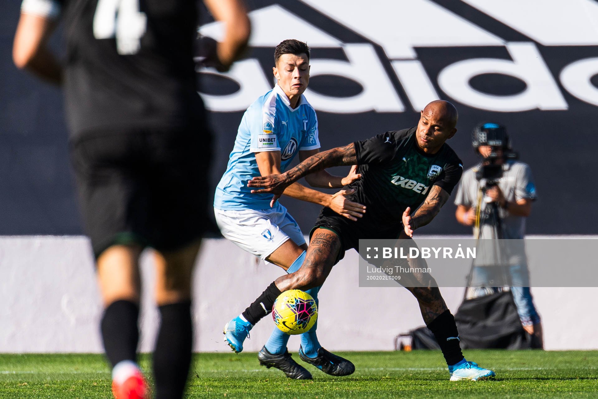Ari of Krasnodar and Anel Ahmedhodzic of Malmö FF