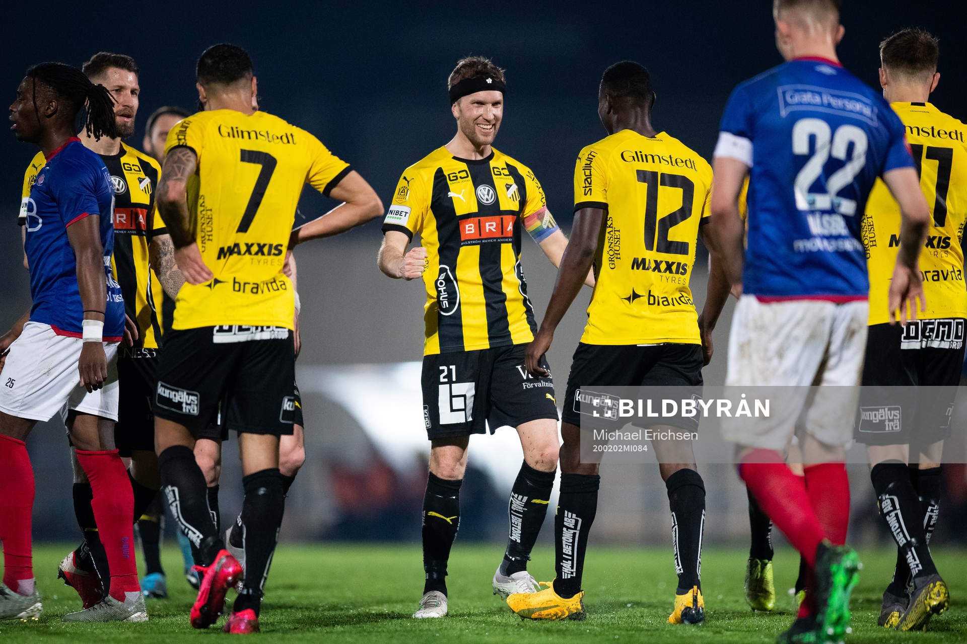 Häckens Godswill Ekpolo jublar ihop med Rasmus Lindgren
