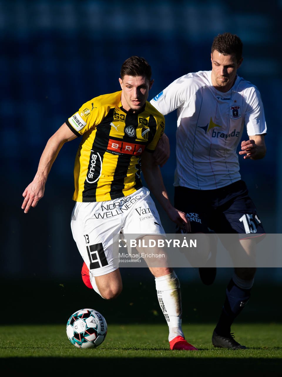 Adnan Maric of Häcken and Nicklas Helenius of Aarhus
