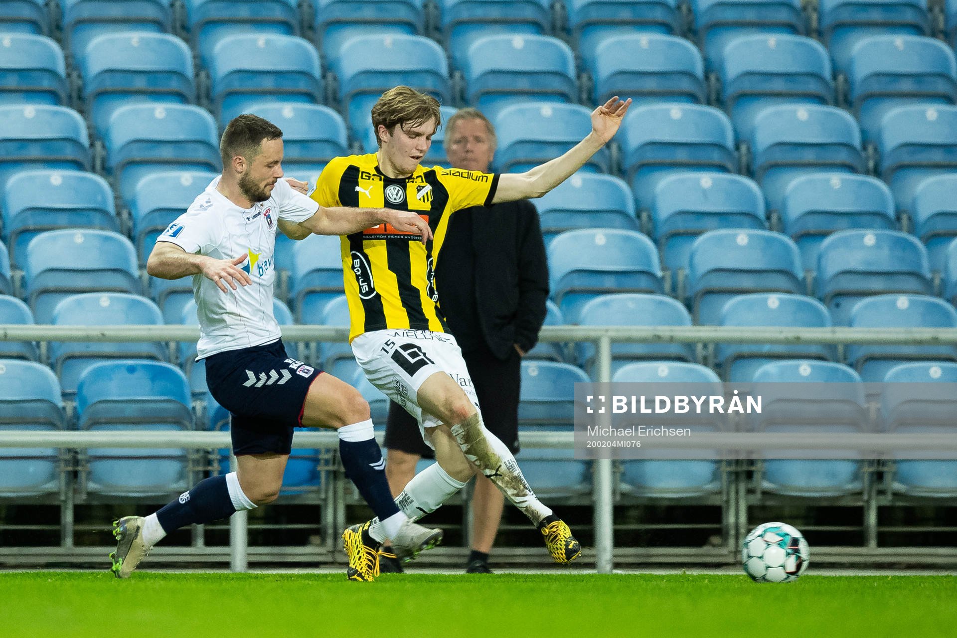 Nicolai Poulsen of Aarhus and Jakob Hedenquist of Häcken