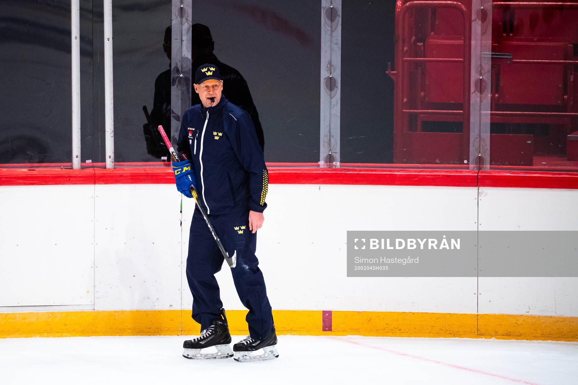 Assistant coach Marcus Ragnarsson