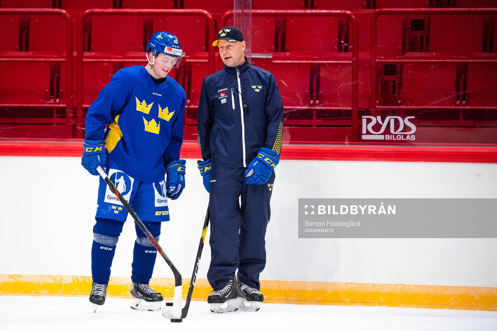 Jesper Sellgren and assistant coach Marcus Ragnarsson