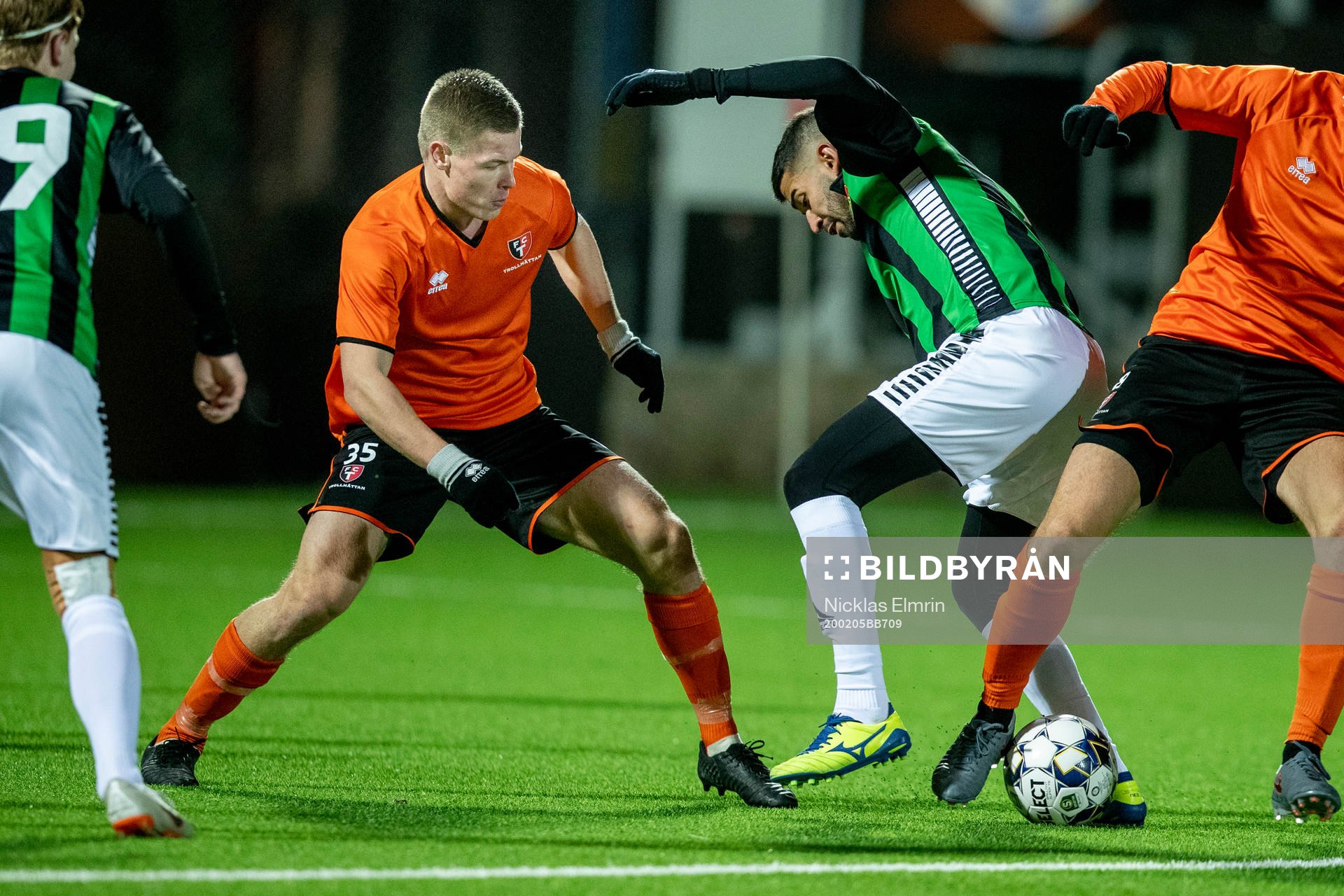 Trollhättans Alexander Leksell mot GAIS Paulo Marcelo