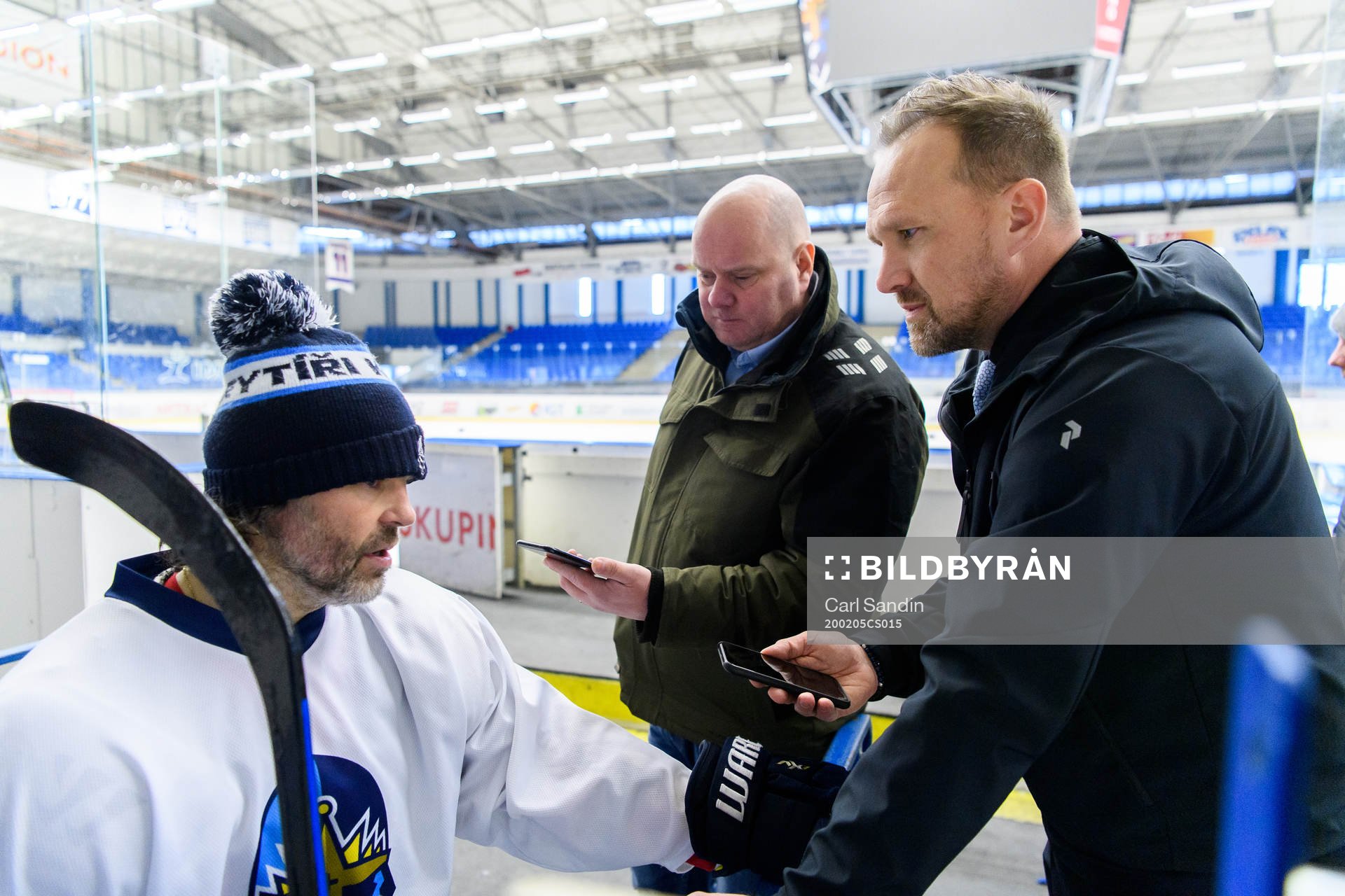 Jaromir Jagr blir intervjuad av Tomas Ros, Aftonbladet, och
