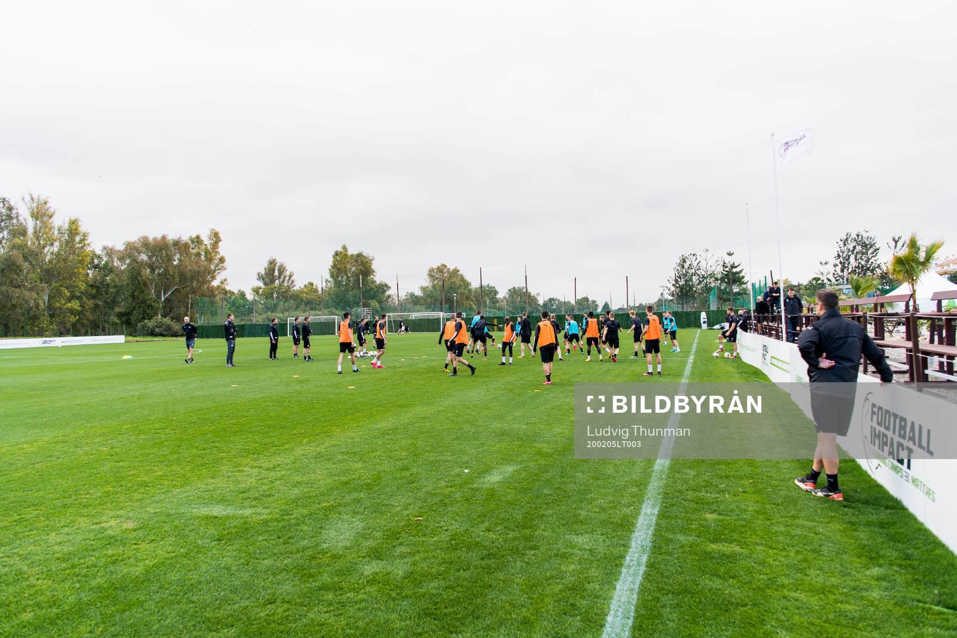 Översiktsbild över Malmö FFs träning precis innan