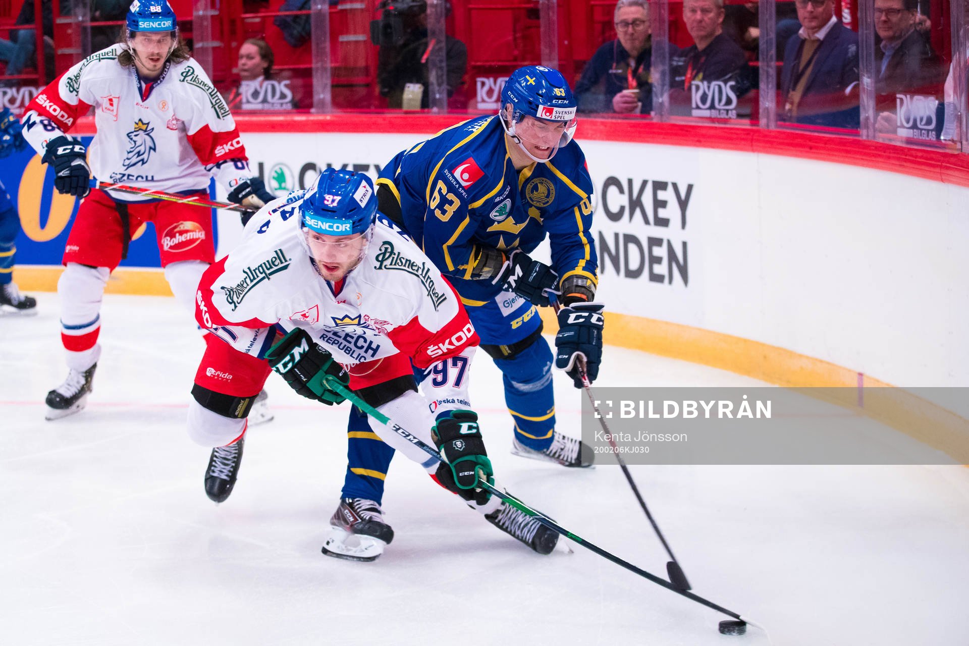 Michal Kovarcik and of Sweden Fredrik Händemark