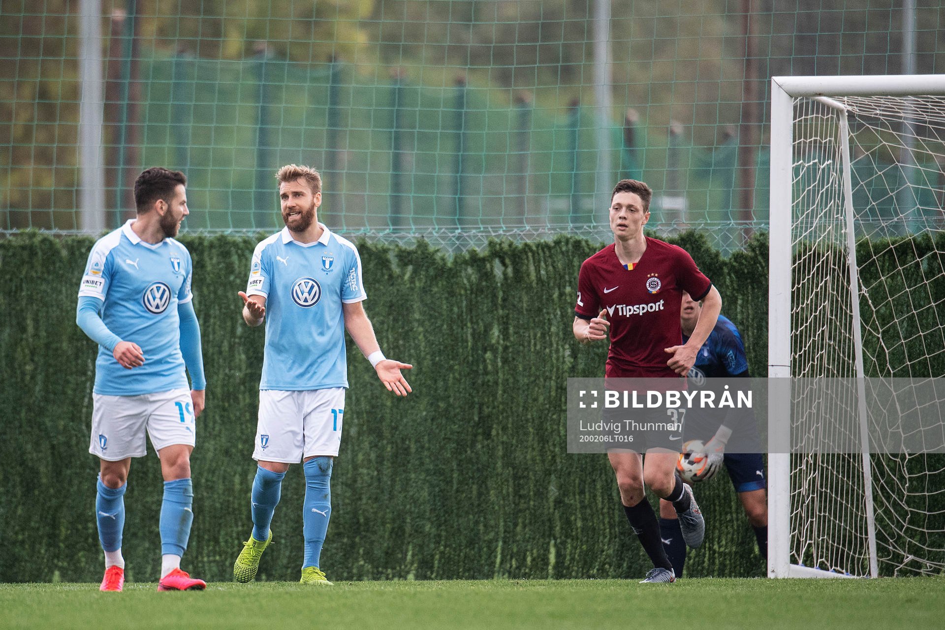 Erdal Rakip and Rasmus Bengtsson of Malmö FF