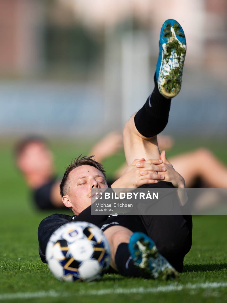 Häckens Viktor Lundberg stretchar