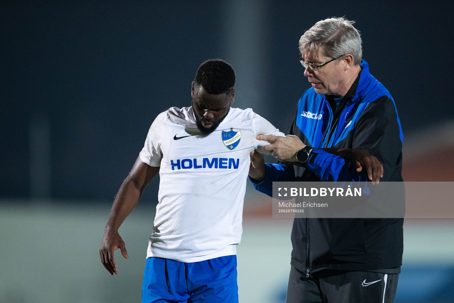 Maic Sema of Norrköping leaves the pitch due to injury