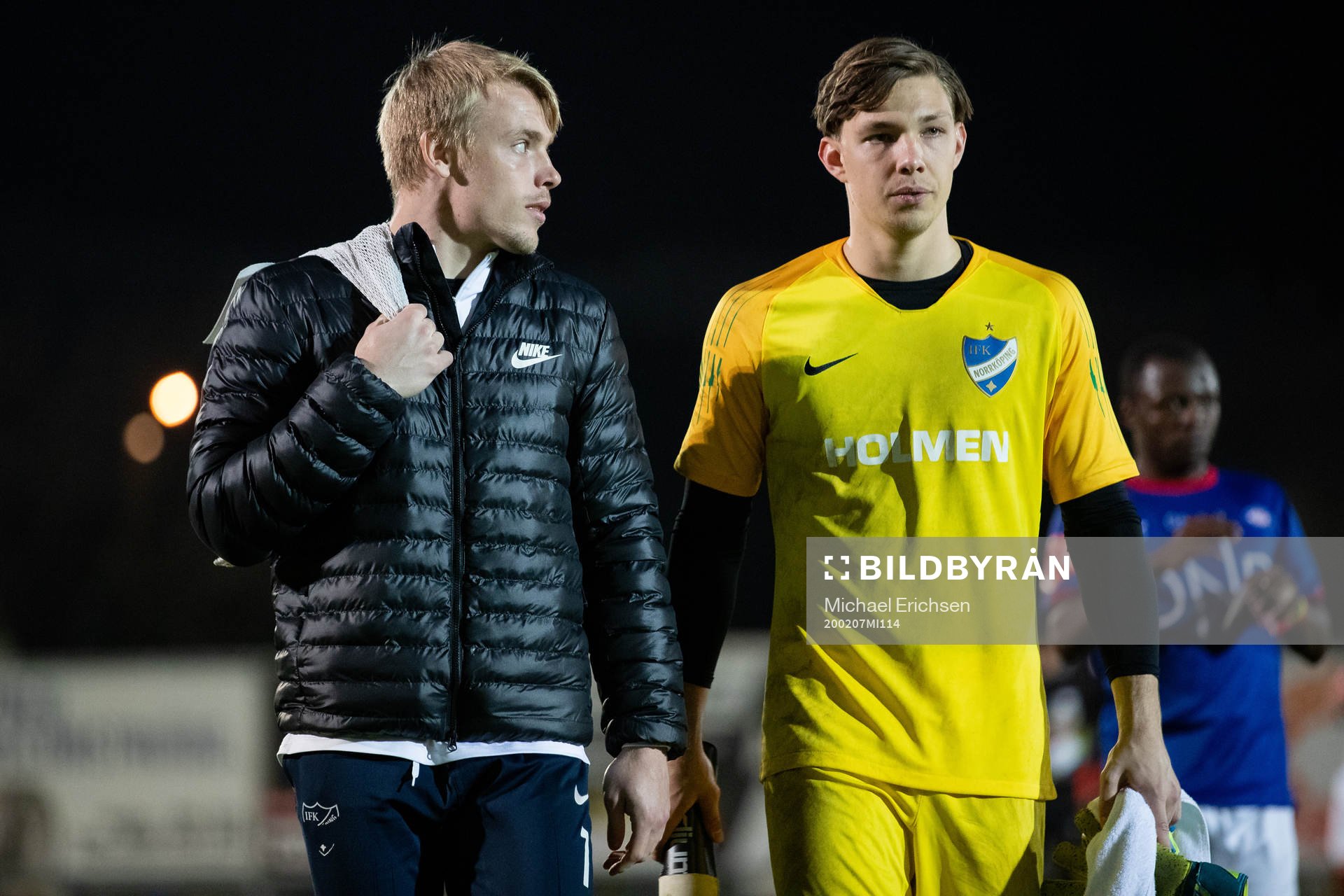 Goalkeeper Isak Pettersson and målvakt Julius Lindgren of
