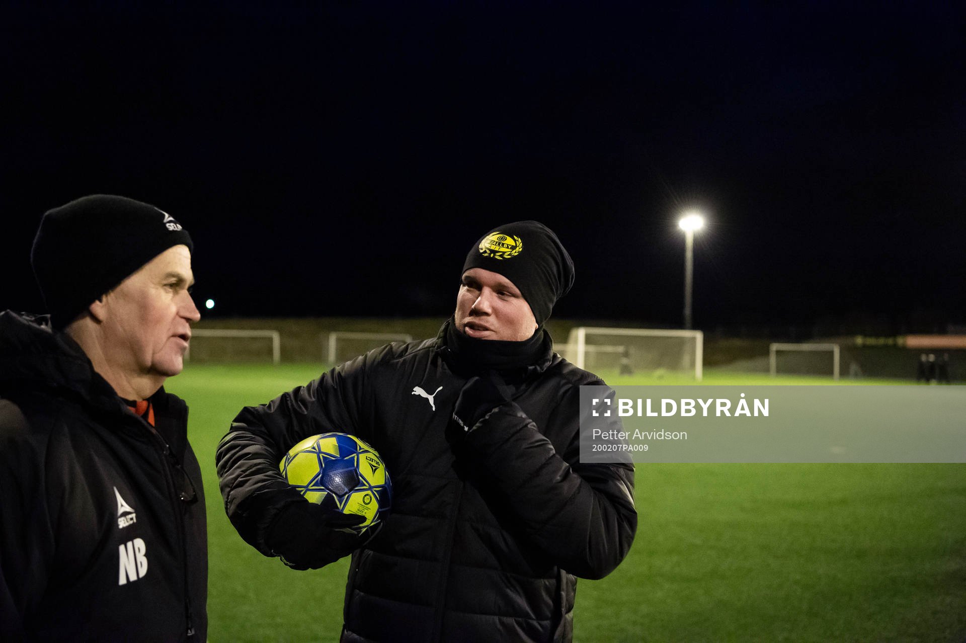 Kalmars tränare Nanne Bergstrand och Mjällbys