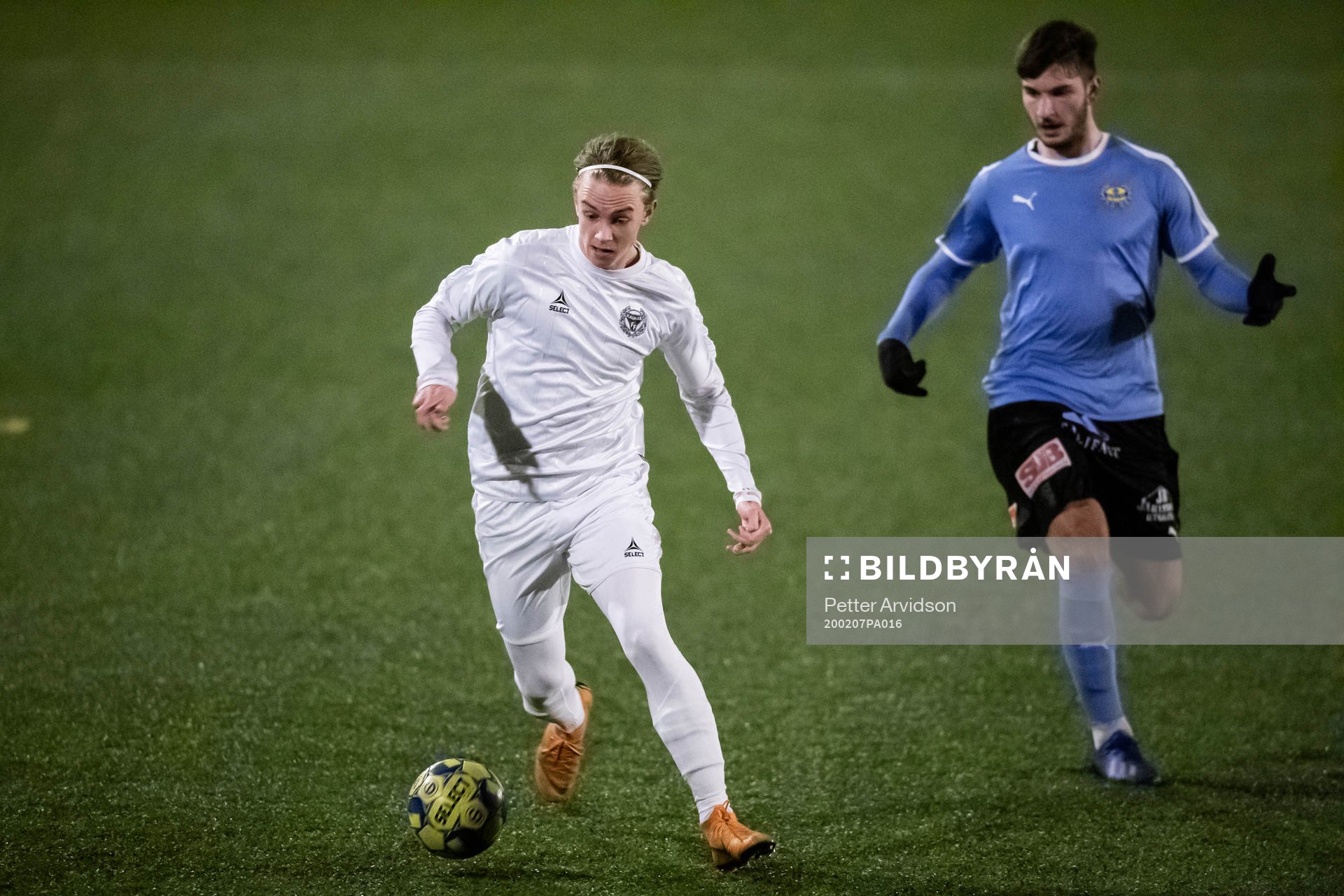 Kalmars Isak Magnusson och Mjällbys Mohanad Jeahze