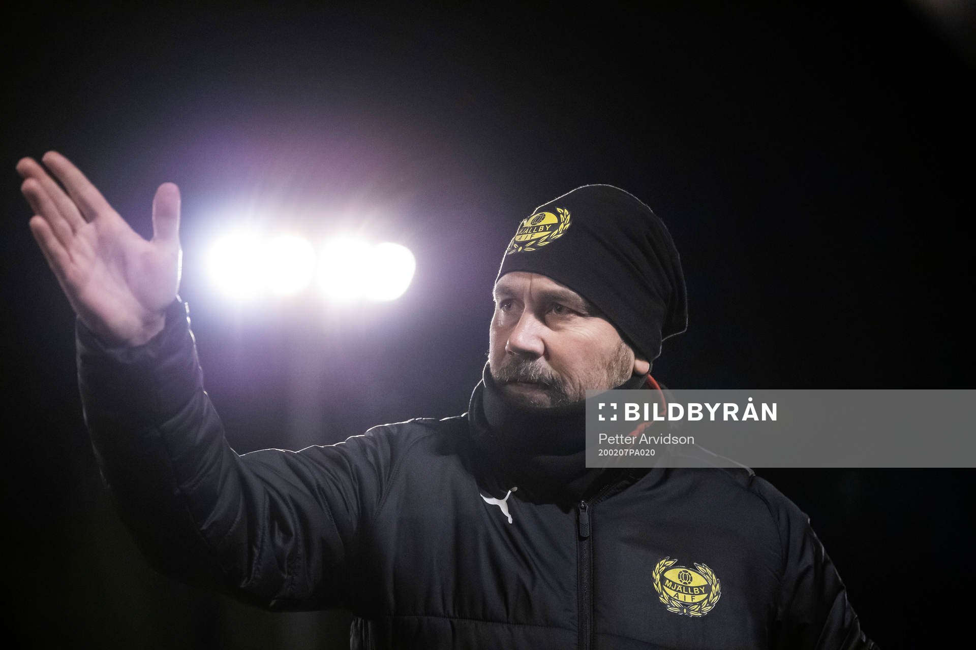 Mjällbys tränare Marcus Lantz under träningsmatchen i fotboll mellan Mjällby och Kalmar den 7 februari 2020 i Mjällby.