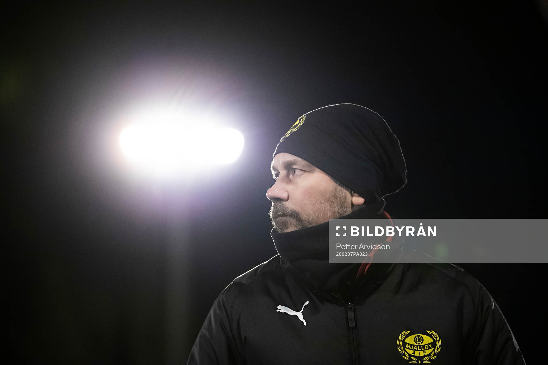 Mjällbys tränare Marcus Lantz under träningsmatchen i fotboll mellan Mjällby och Kalmar den 7 februari 2020 i Mjällby.