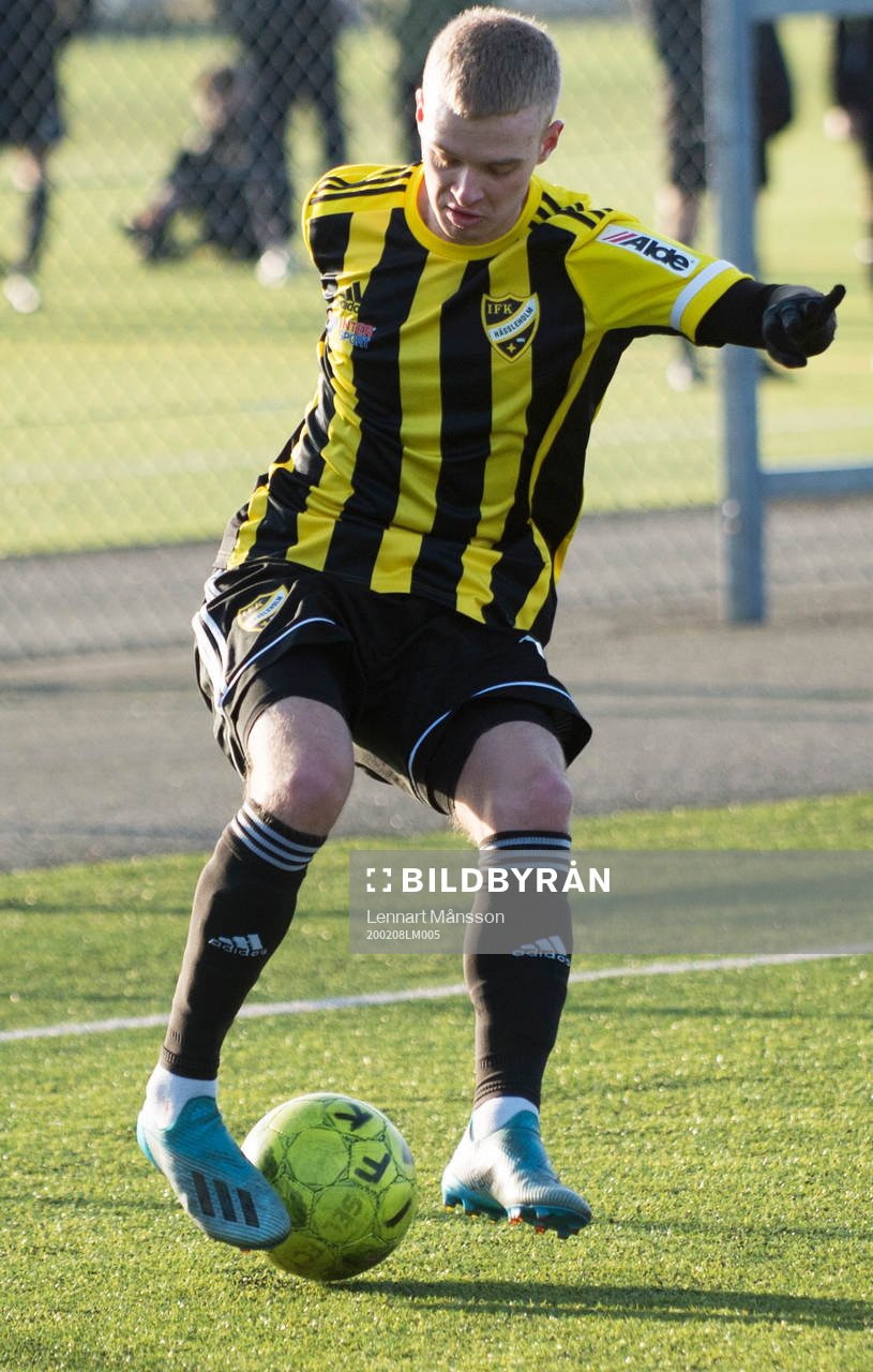 IFK Hässleholms Victor Holmberg i träningsmatchen mellan