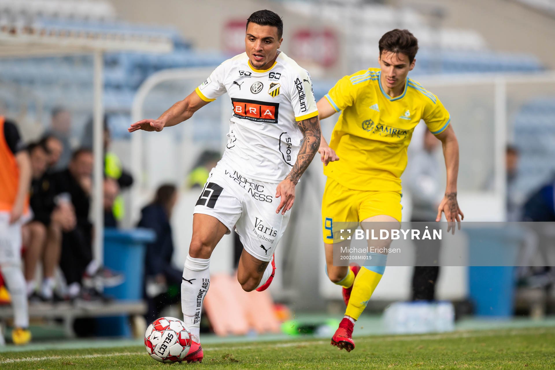 Ahmed Yasin of Häcken and Dorin Rotariu of Astana