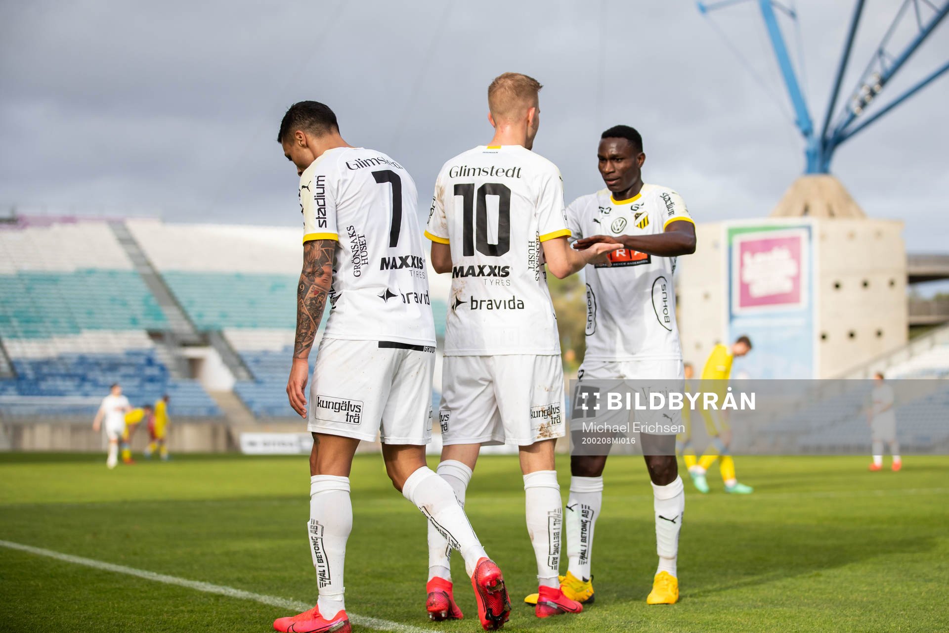 Godswill Ekpolo and JasseTuominen of Häcken celebrate