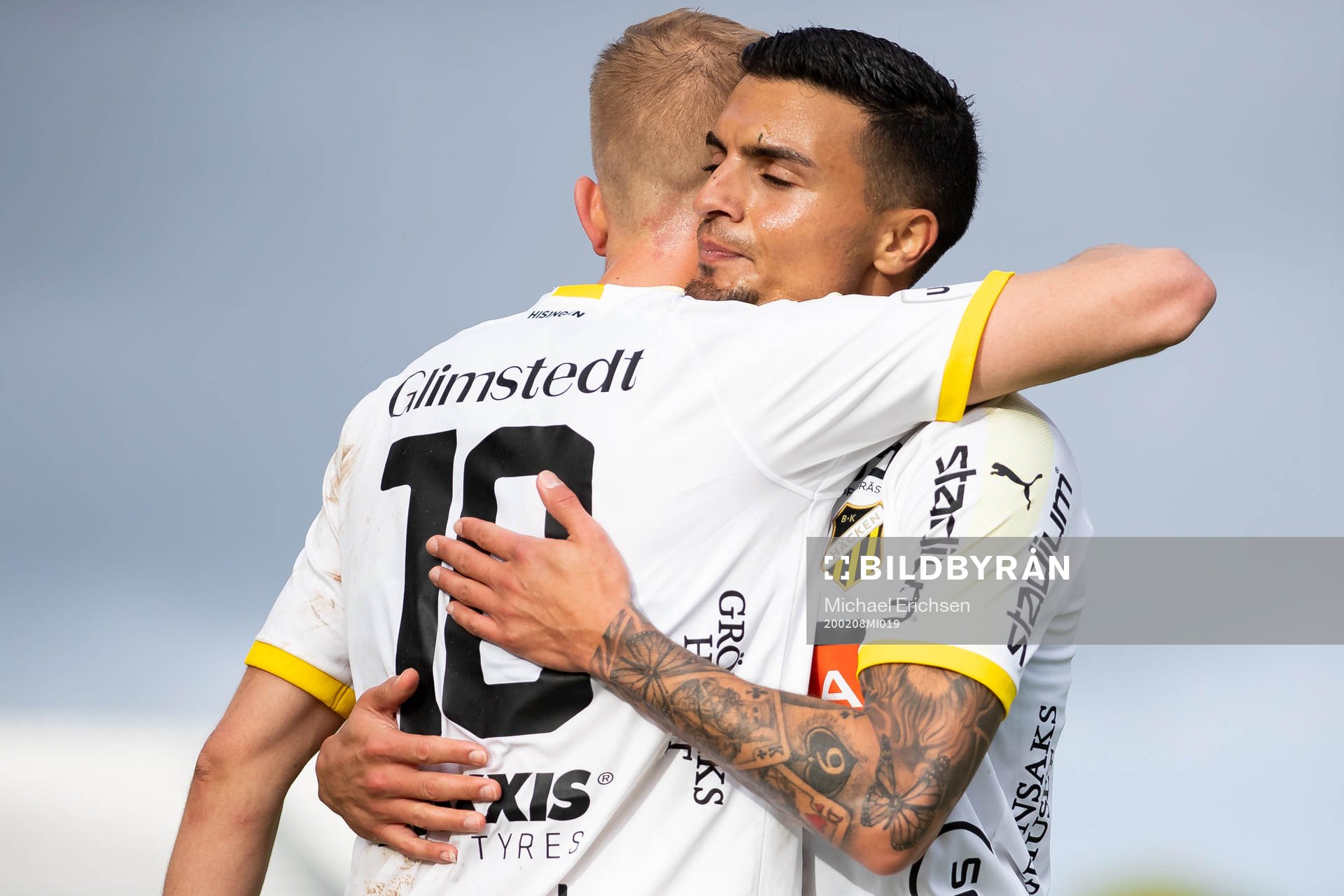 Jasse Tuominen and Ahmed Yasin of Häcken celebrates 0-2