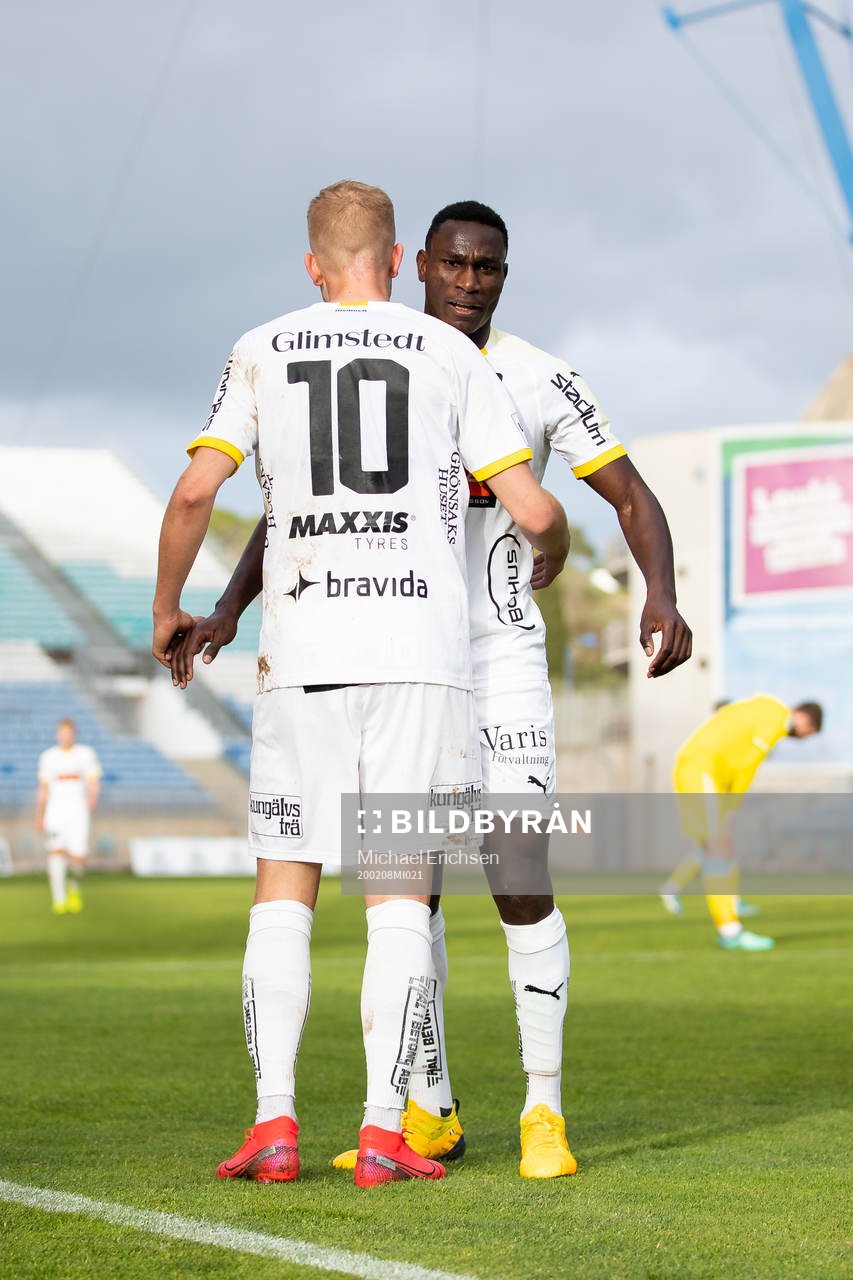 Jasse Tuominen and Godswill Ekpolo of Häcken celebrates 0-2