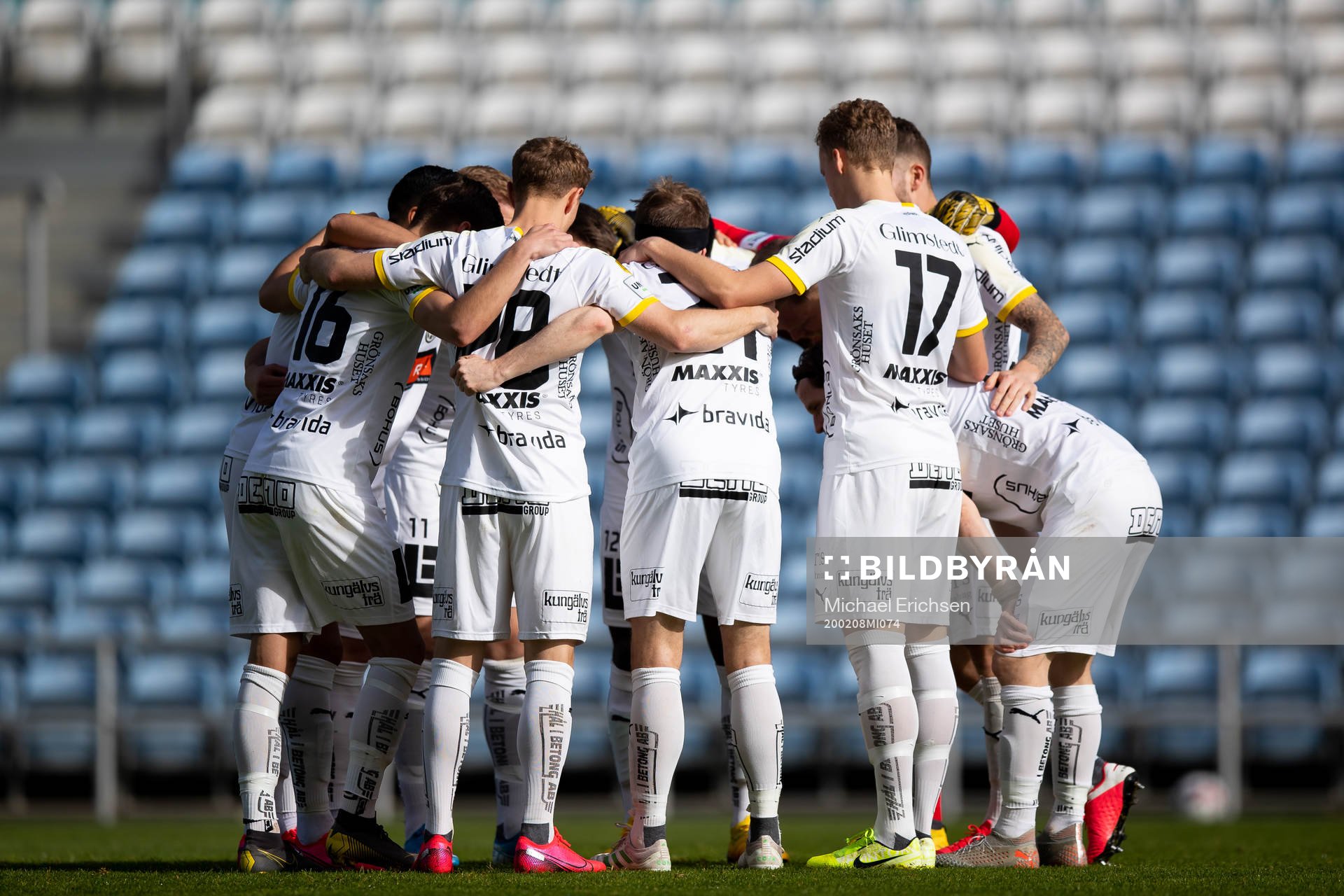 Players of Häcken together prior to The Atlantic Cup match