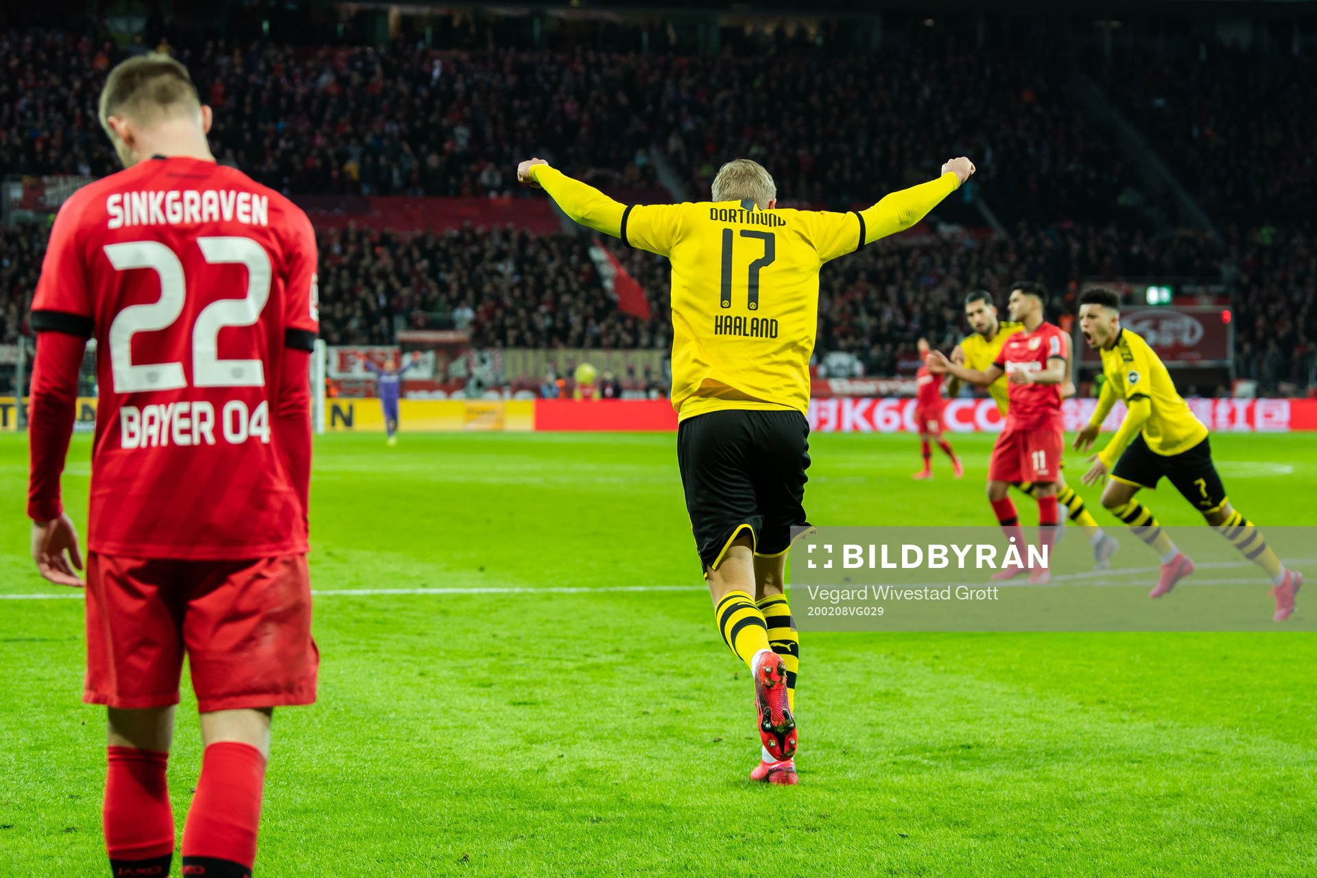 Erling Braut Haaland of Borussia Dortmund celebrate