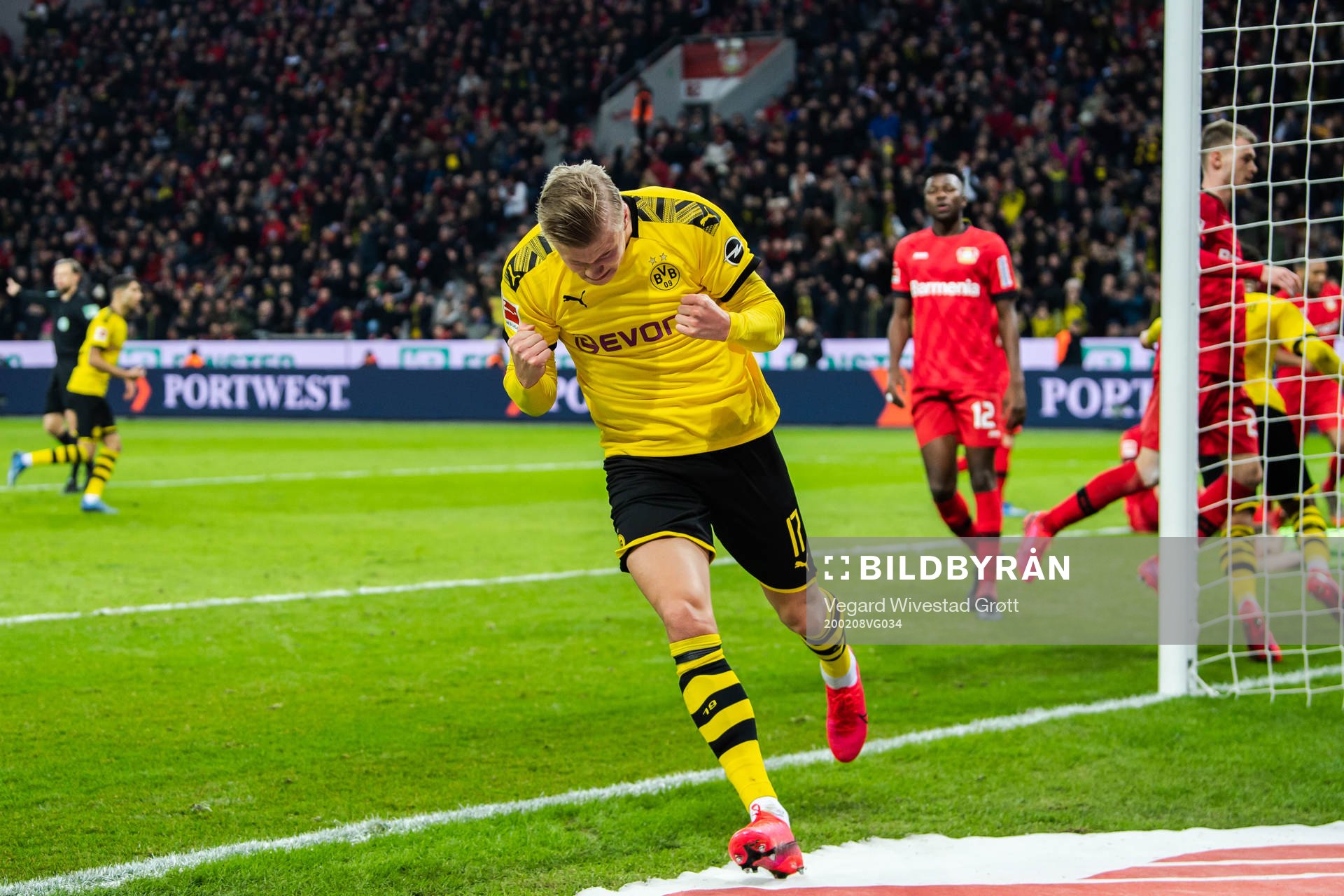 Erling Braut Haaland of Borussia Dortmund celebrates