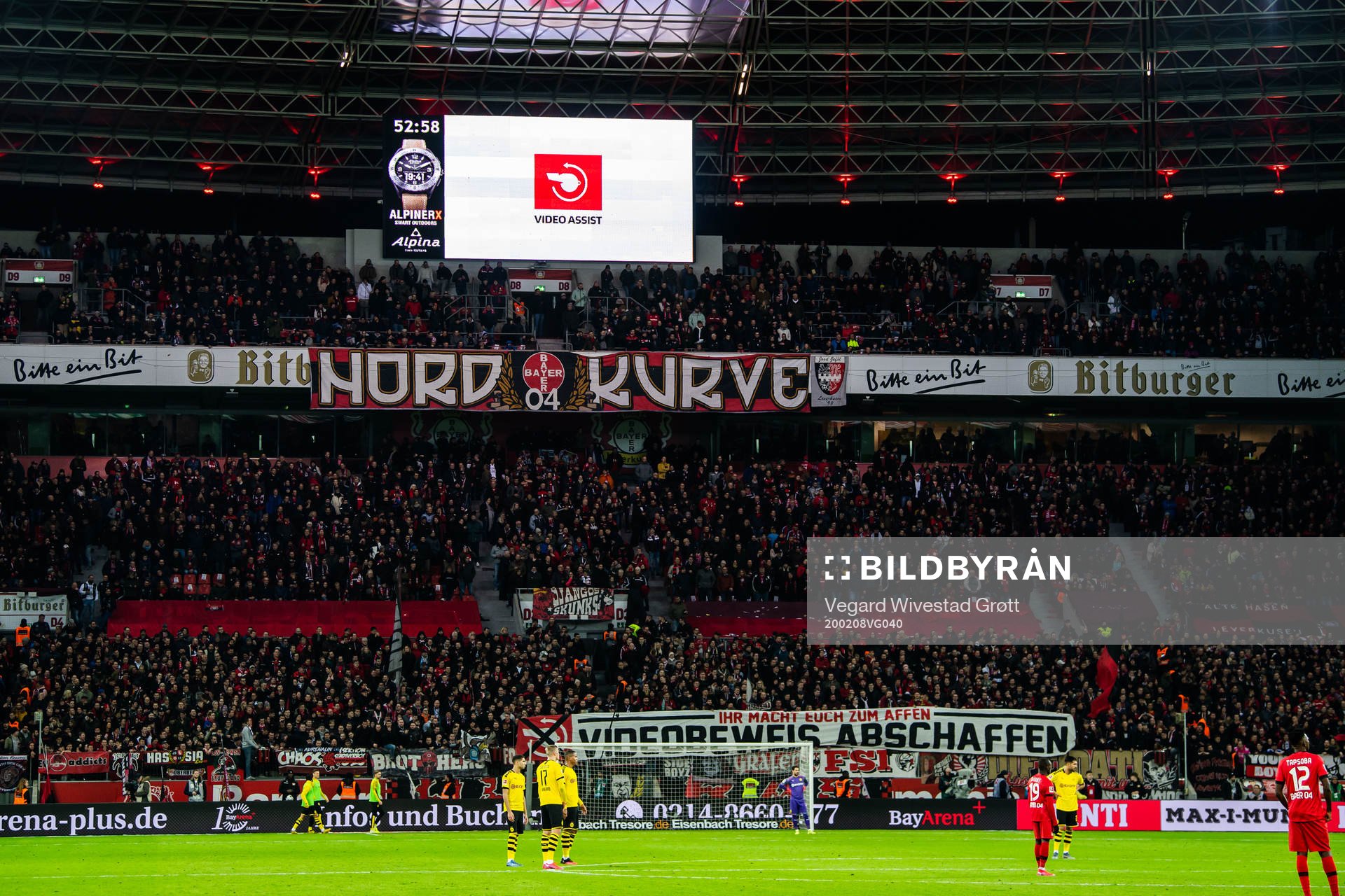 The 2-3 goal to Borussia Dortmund awaits a VAR-review