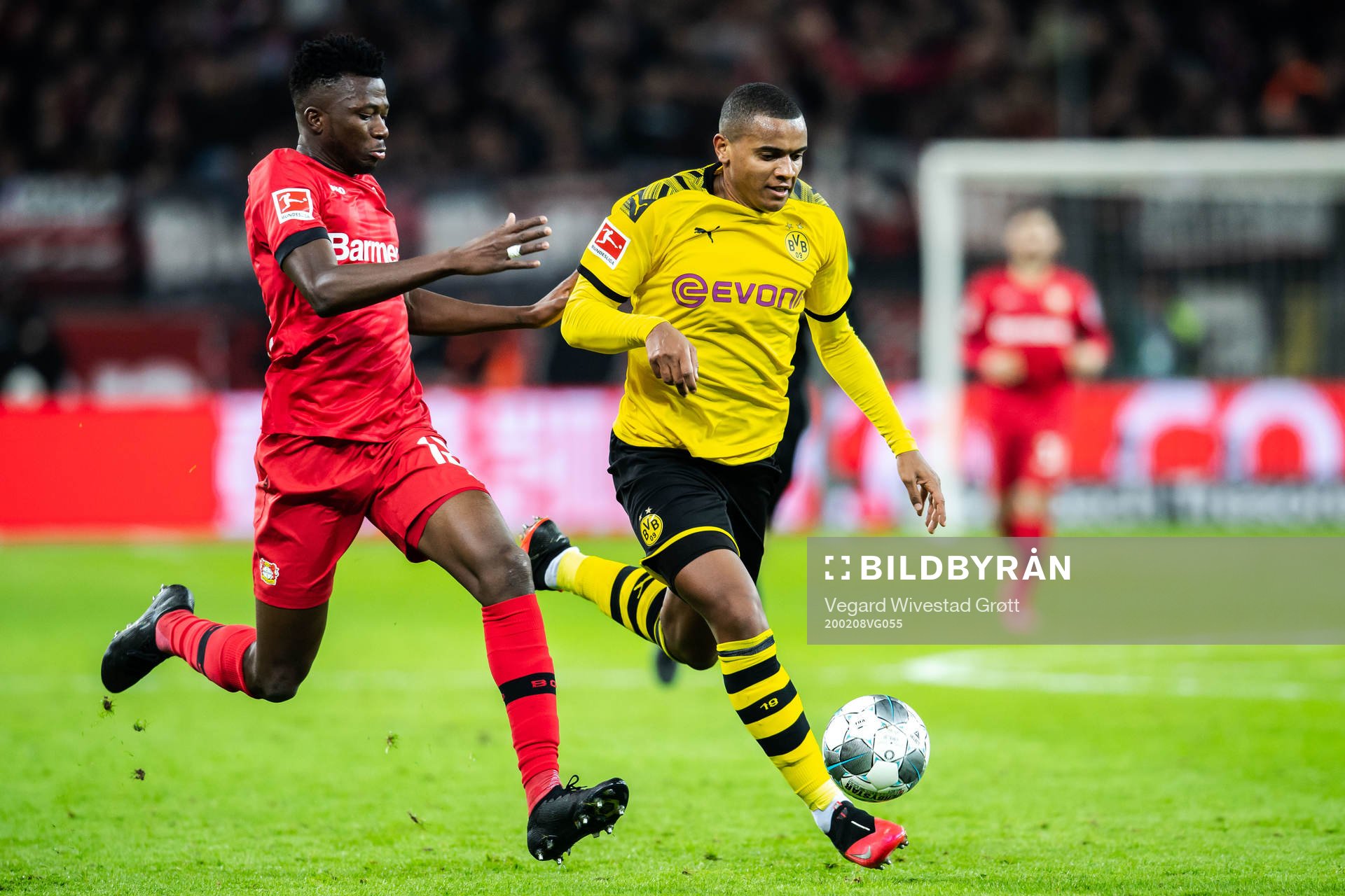 Manuel Akanji of Borussia Dortmund