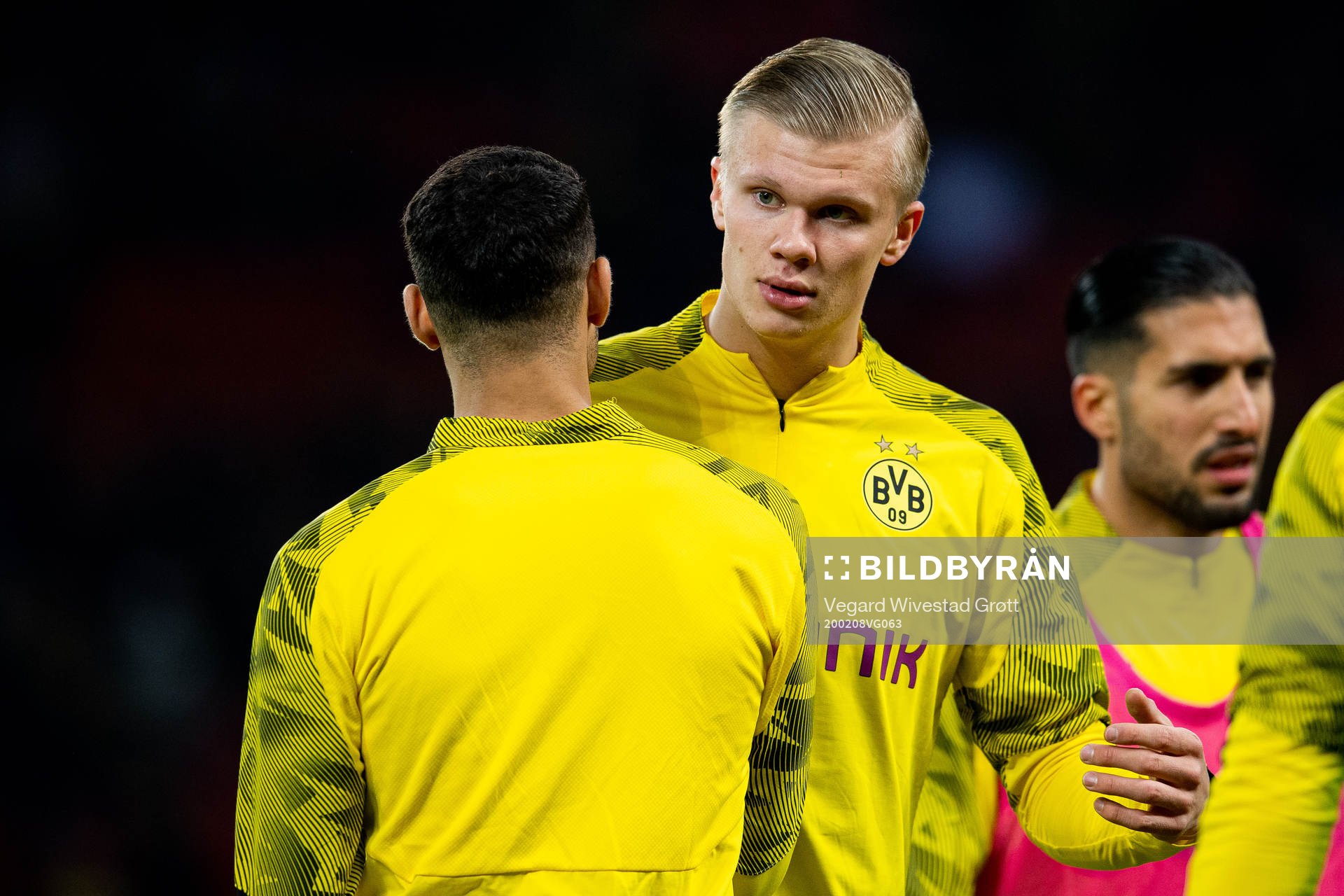 Erling Braut Haaland of Borussia Dortmund warms up