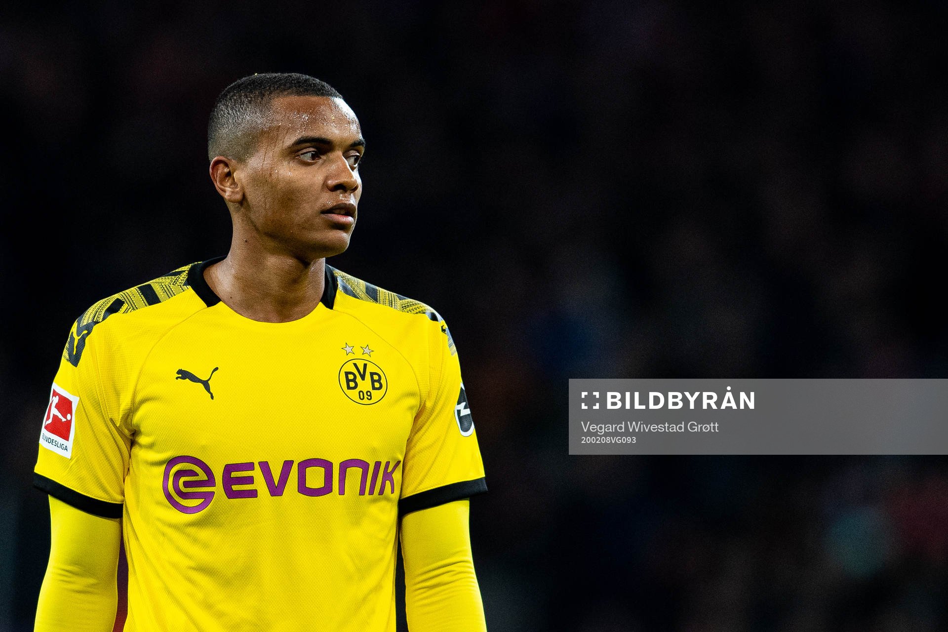 Manuel Akanji of Borussia Dortmund